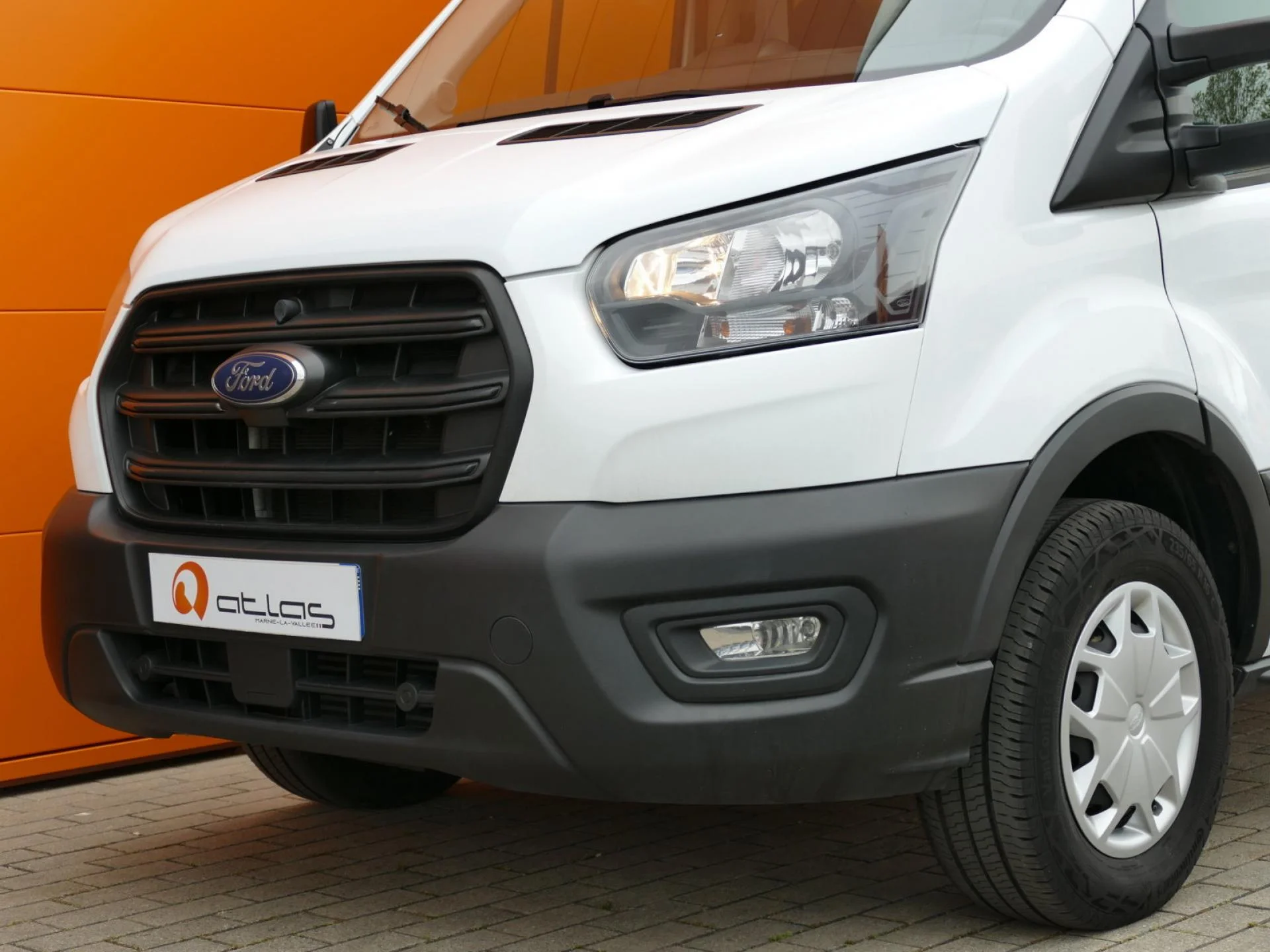 FORD TRANSIT - Miniature 28 sur 32 - Cliquer pour voir cette photo