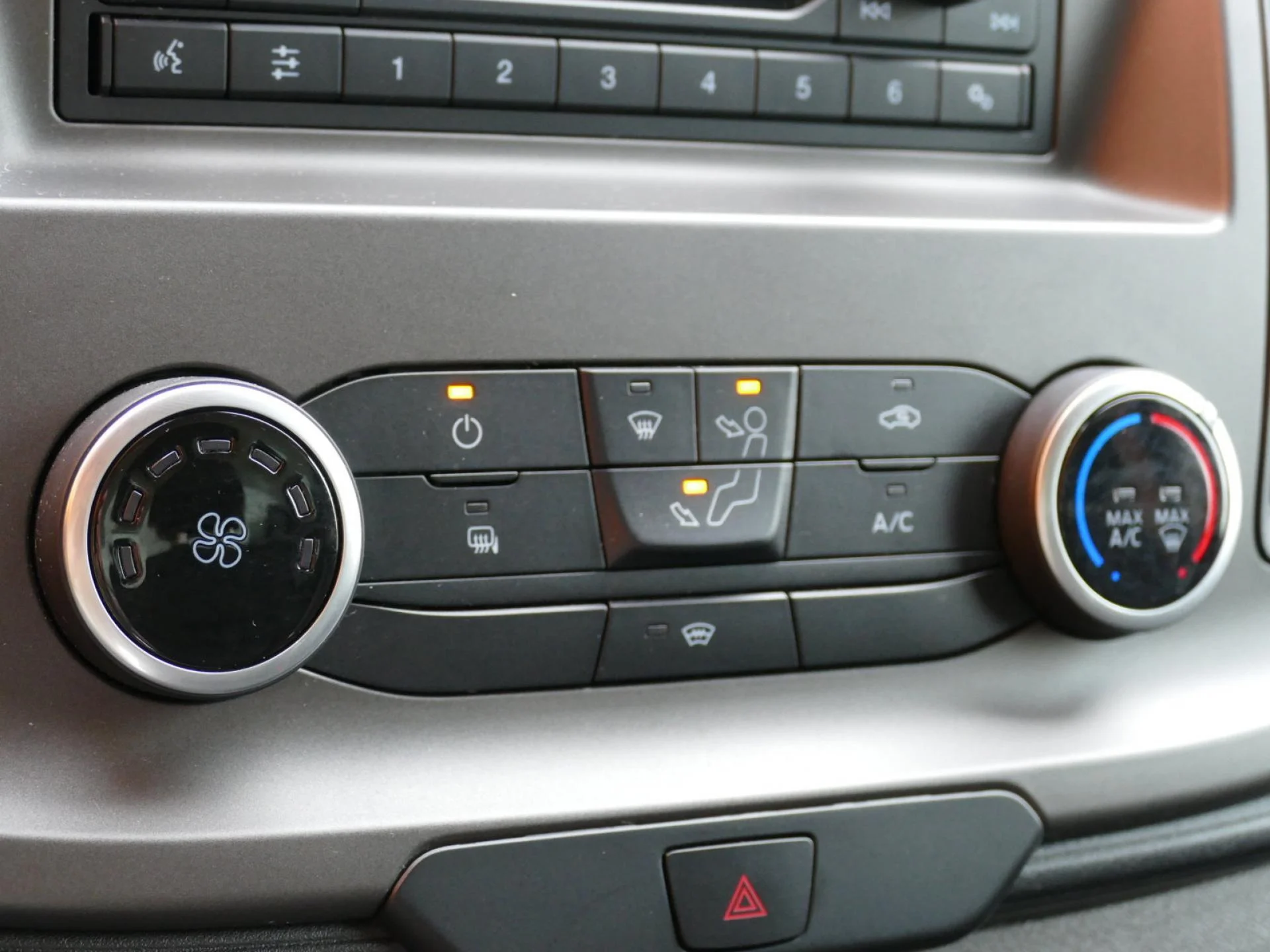 FORD TRANSIT - Miniature 8 sur 32 - Cliquer pour voir cette photo