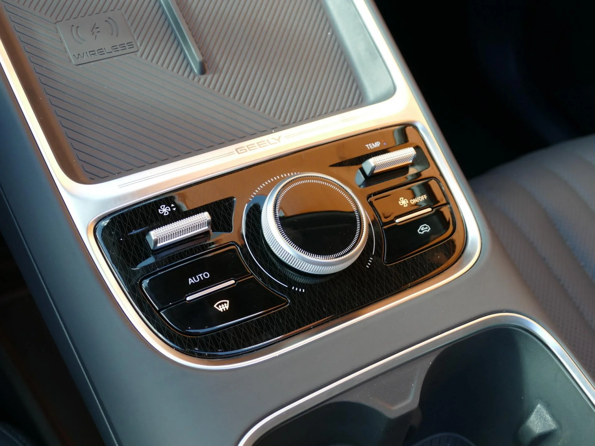 GEELY STARRAY EM-I - Miniature 22 sur 36 - Cliquer pour voir cette photo