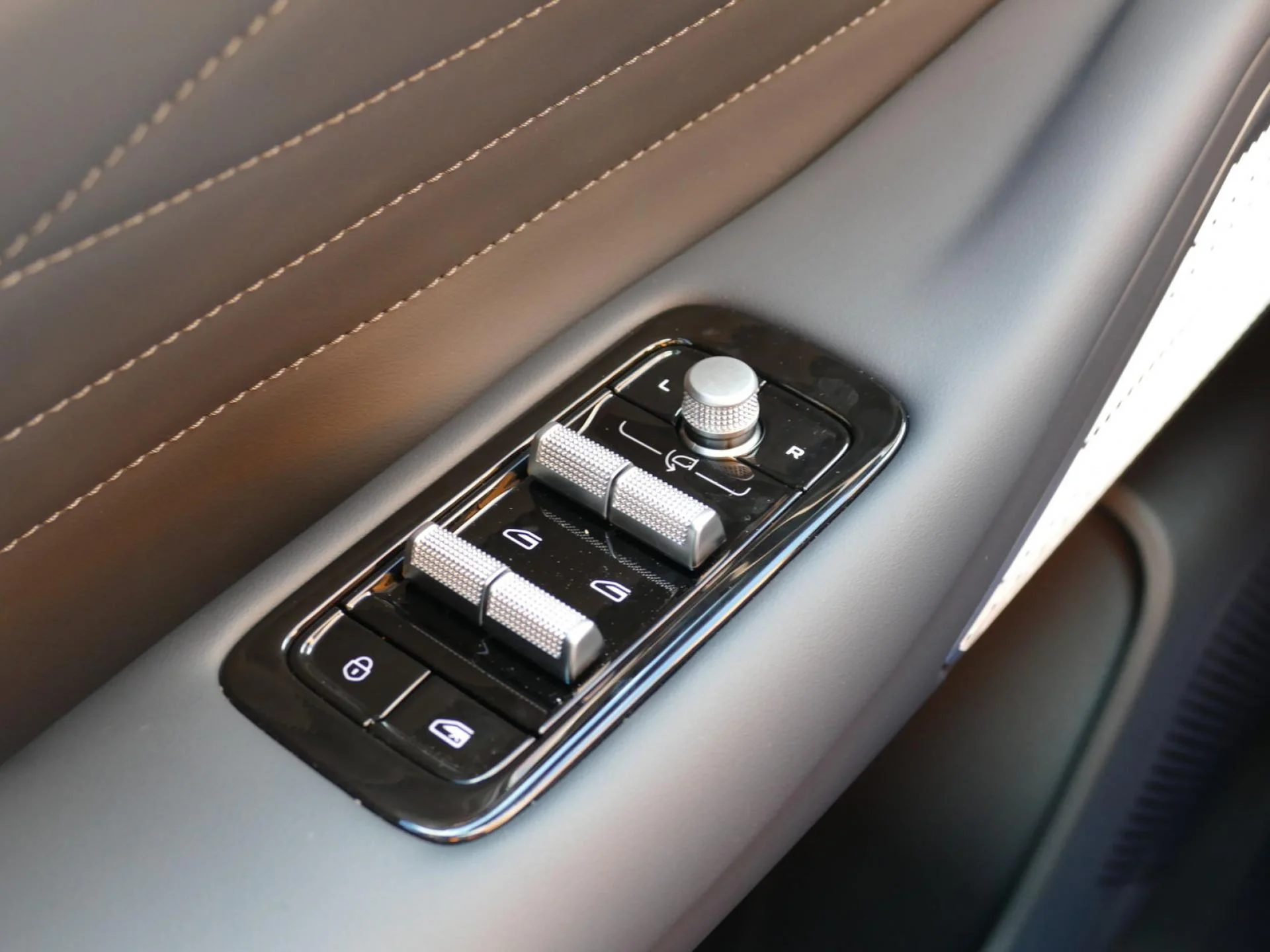 GEELY STARRAY EM-I - Miniature 27 sur 30 - Cliquer pour voir cette photo