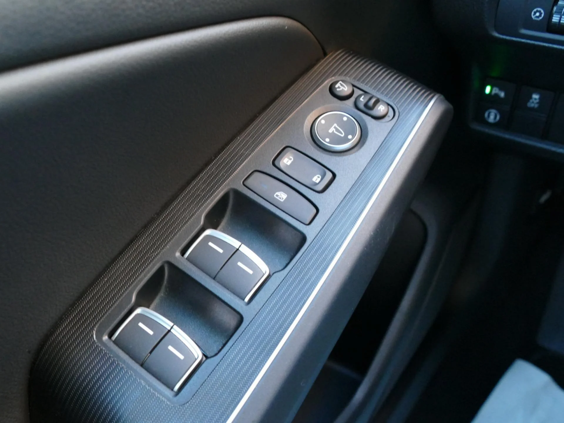 HONDA CIVIC - Miniature 26 sur 34 - Cliquer pour voir cette photo