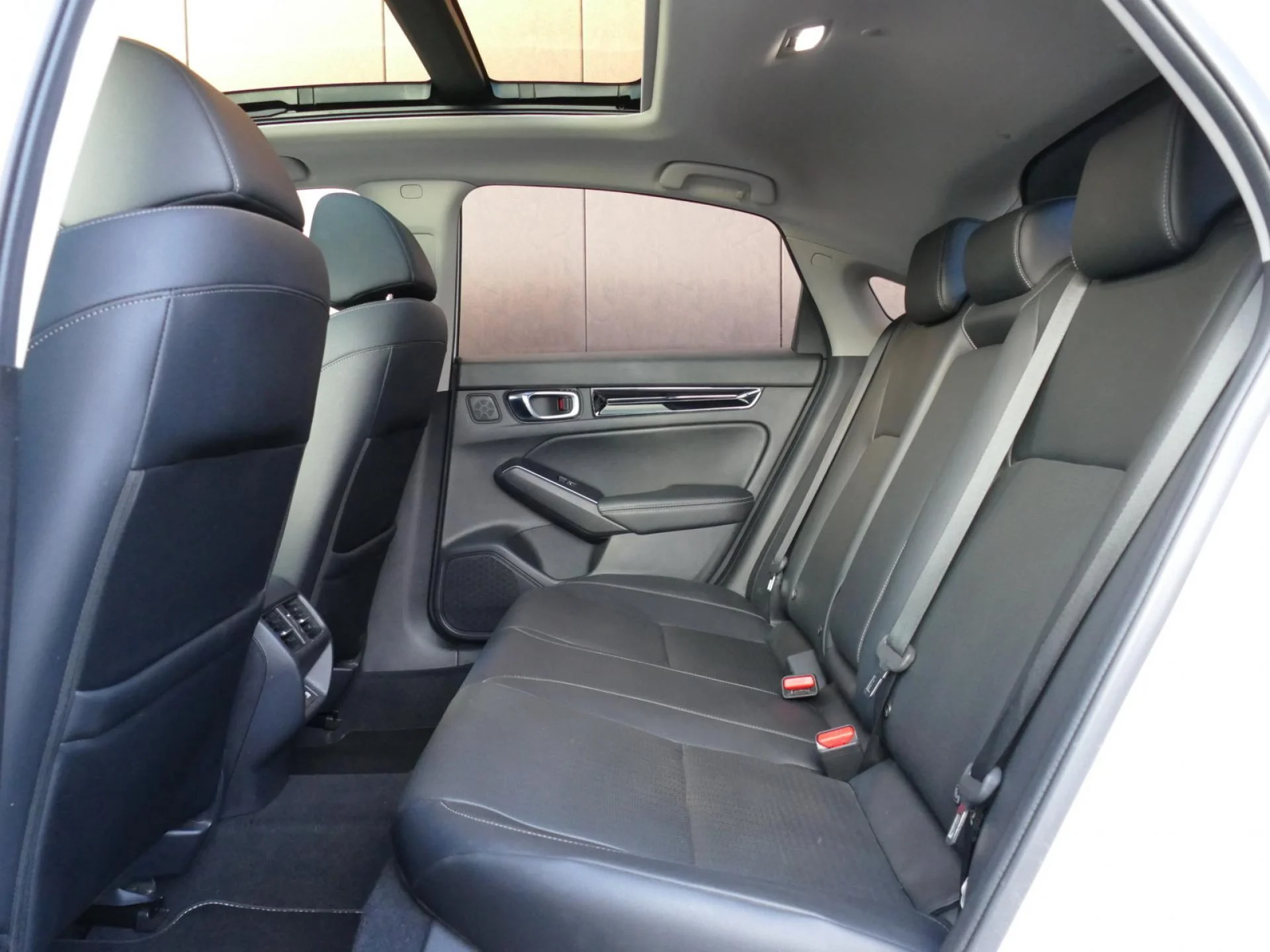 HONDA CIVIC - Miniature 7 sur 34 - Cliquer pour voir cette photo