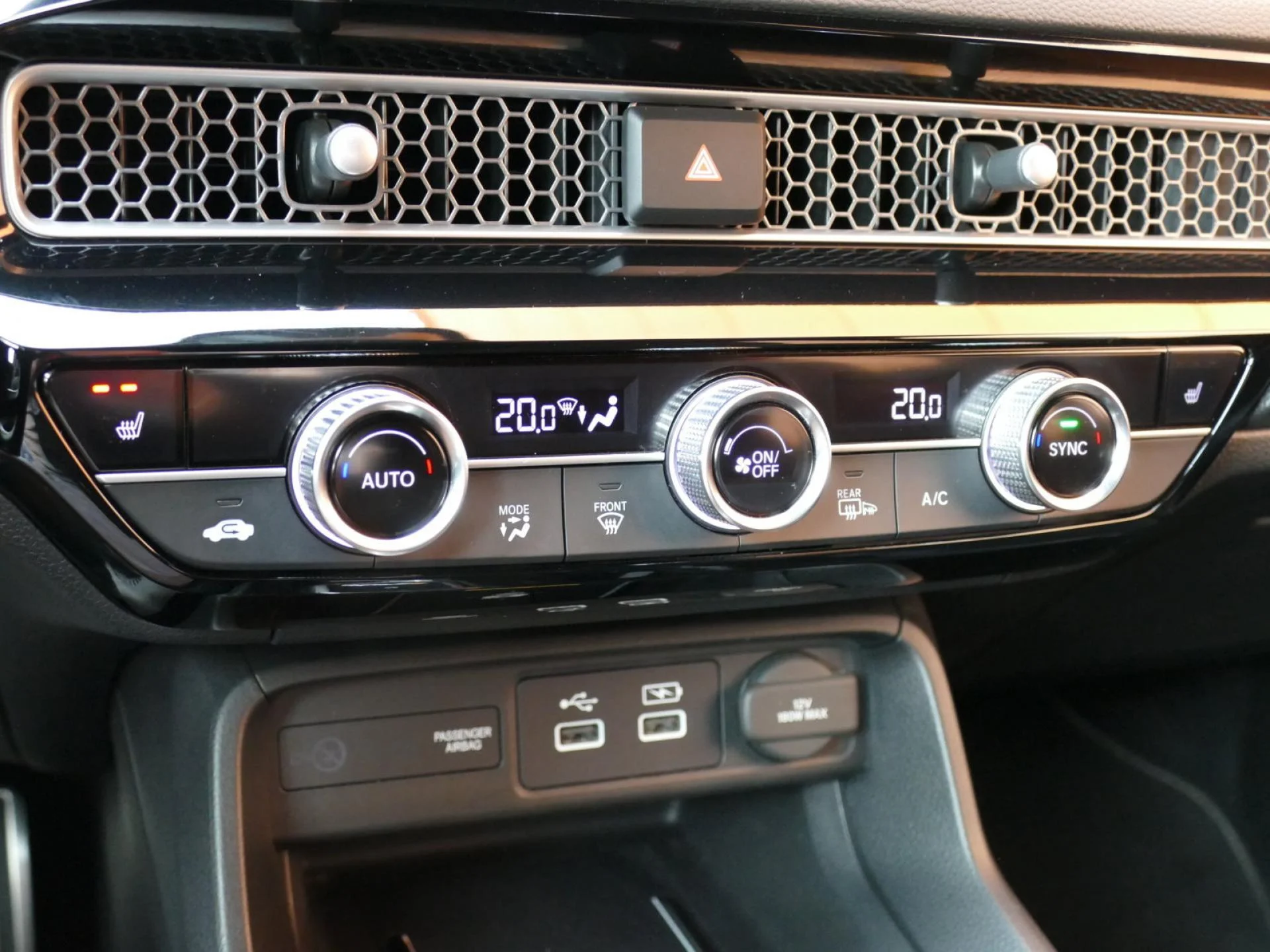 HONDA CIVIC - Miniature 16 sur 35 - Cliquer pour voir cette photo