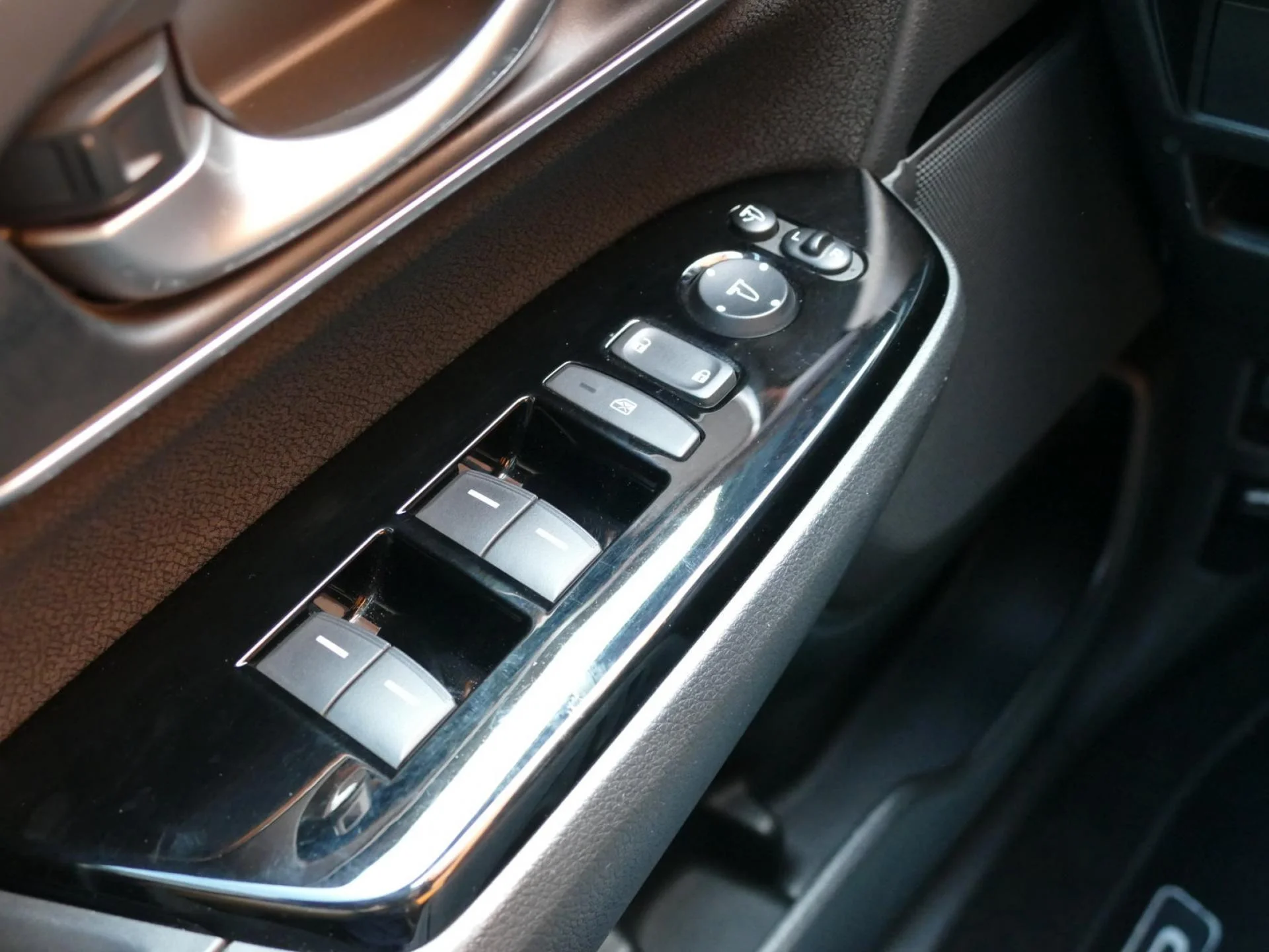 HONDA CR-V - Miniature 22 sur 32 - Cliquer pour voir cette photo