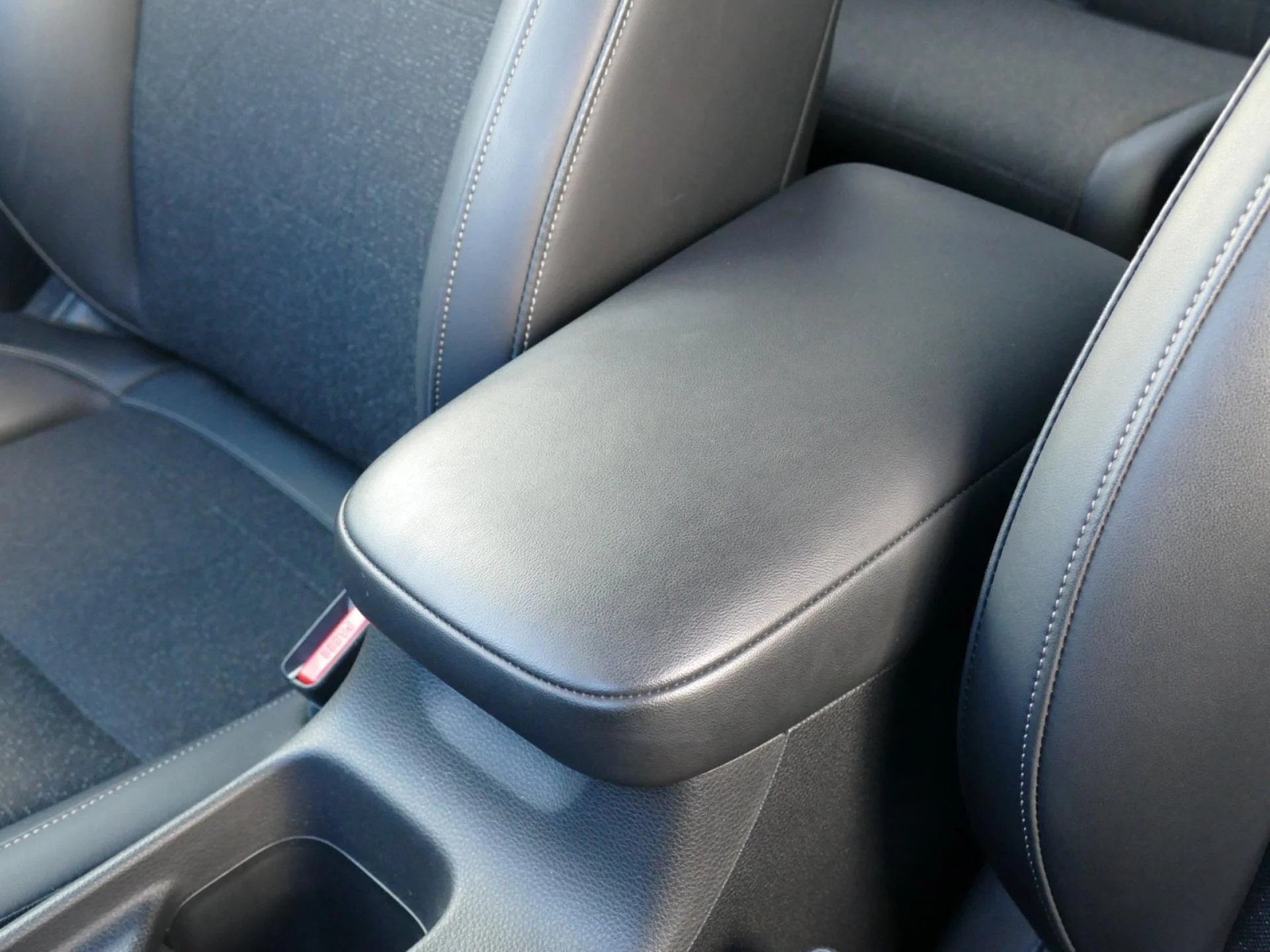 HONDA HR-V - Miniature 25 sur 37 - Cliquer pour voir cette photo