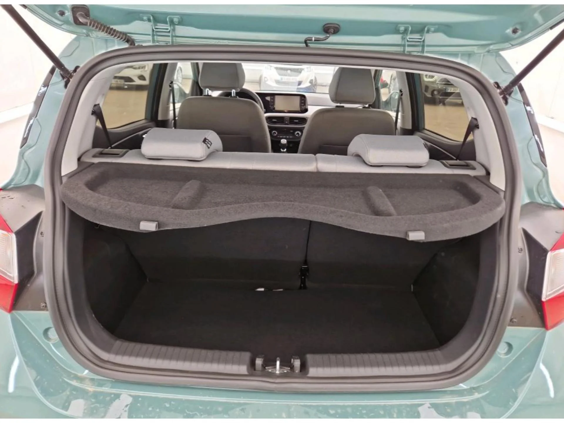 HYUNDAI i10 - Miniature 17 sur 32 - Cliquer pour voir cette photo