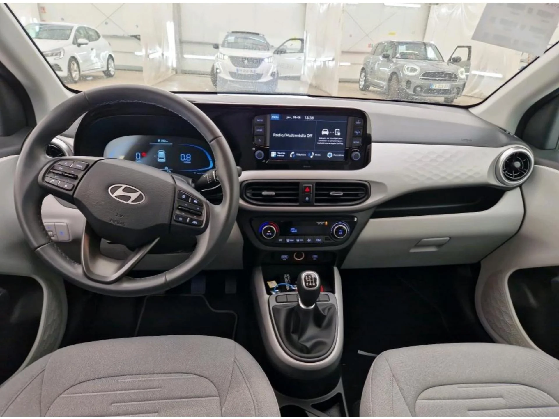 HYUNDAI i10 - Miniature 22 sur 32 - Cliquer pour voir cette photo