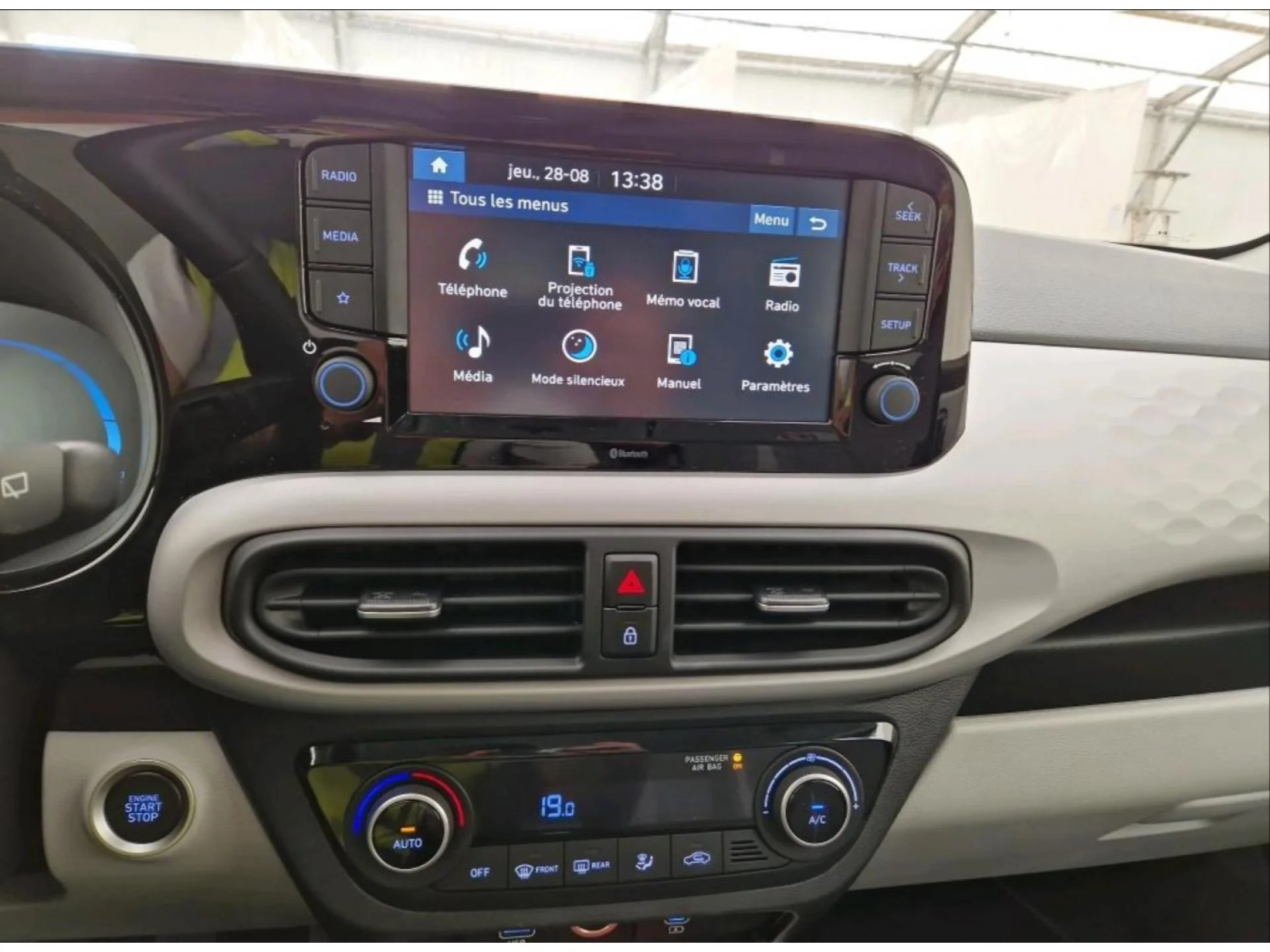HYUNDAI i10 - Miniature 23 sur 32 - Cliquer pour voir cette photo