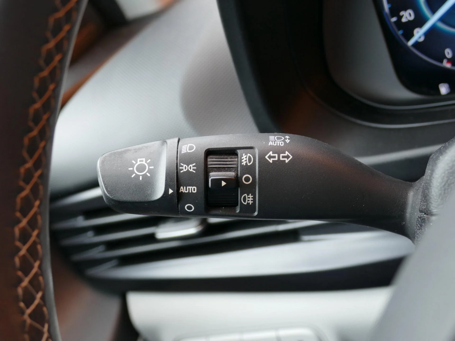HYUNDAI i20 - Miniature 24 sur 32 - Cliquer pour voir cette photo