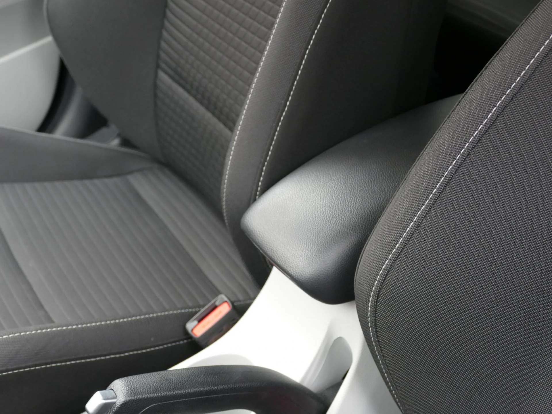 HYUNDAI i20 - Miniature 22 sur 32 - Cliquer pour voir cette photo