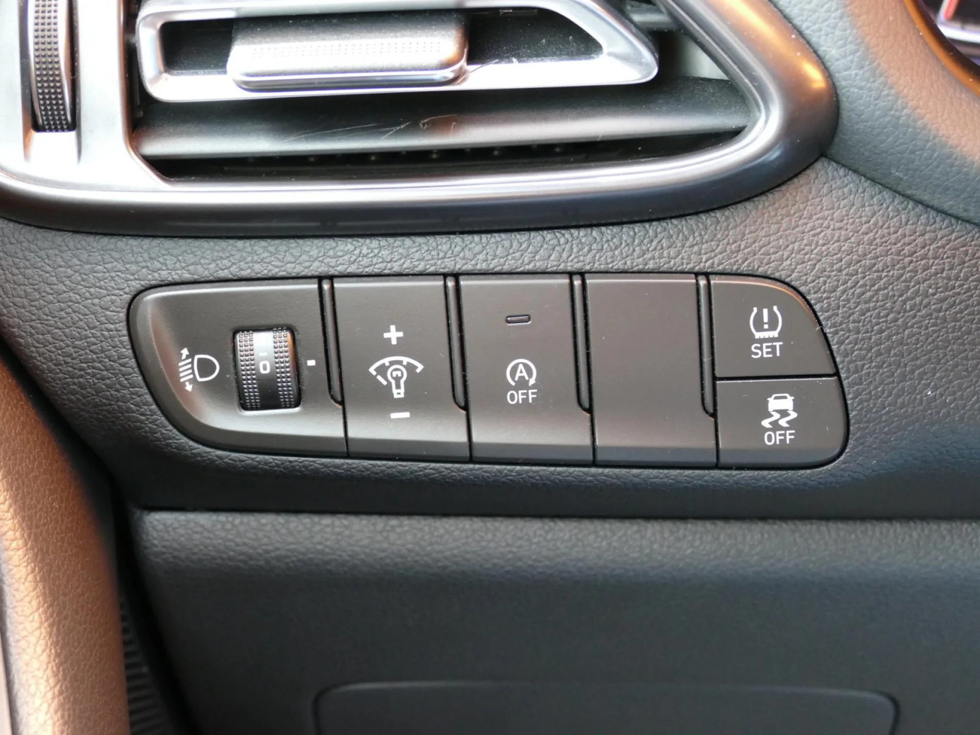HYUNDAI i30 - Miniature 23 sur 35 - Cliquer pour voir cette photo