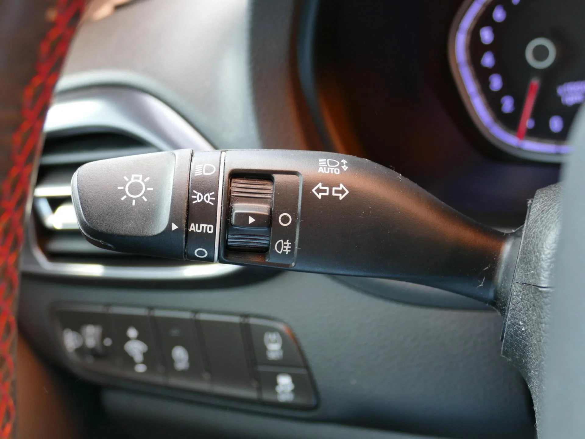 HYUNDAI i30 - Miniature 26 sur 35 - Cliquer pour voir cette photo