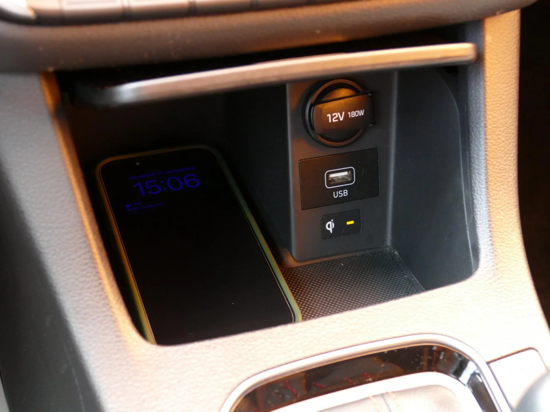HYUNDAI i30 - Miniature 19 sur 35 - Cliquer pour voir cette photo