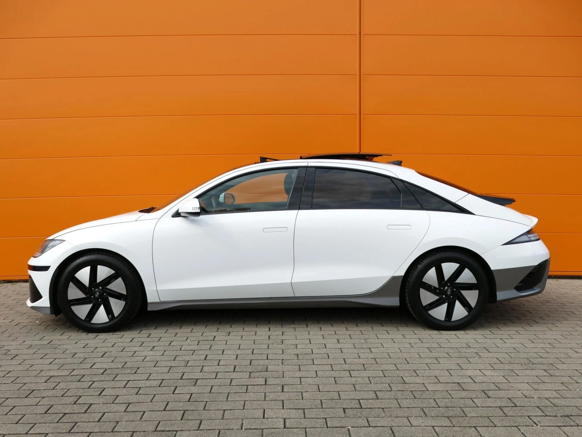 HYUNDAI IONIQ 6 - Miniature 3 sur 36 - Cliquer pour voir cette photo
