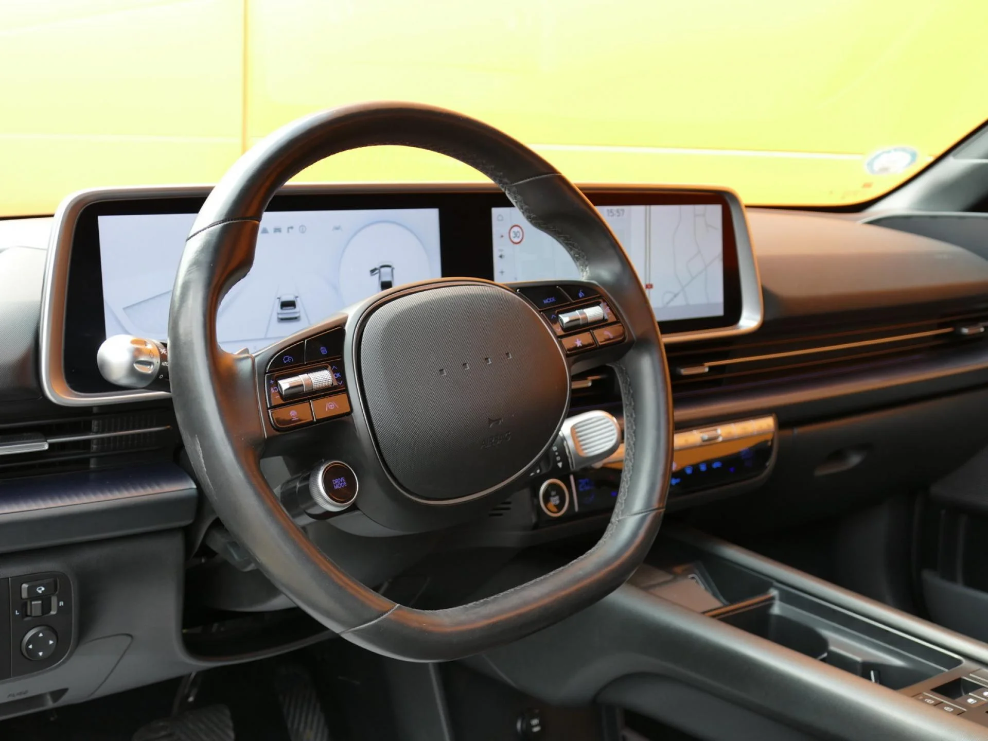 HYUNDAI IONIQ 6 - Miniature 16 sur 36 - Cliquer pour voir cette photo