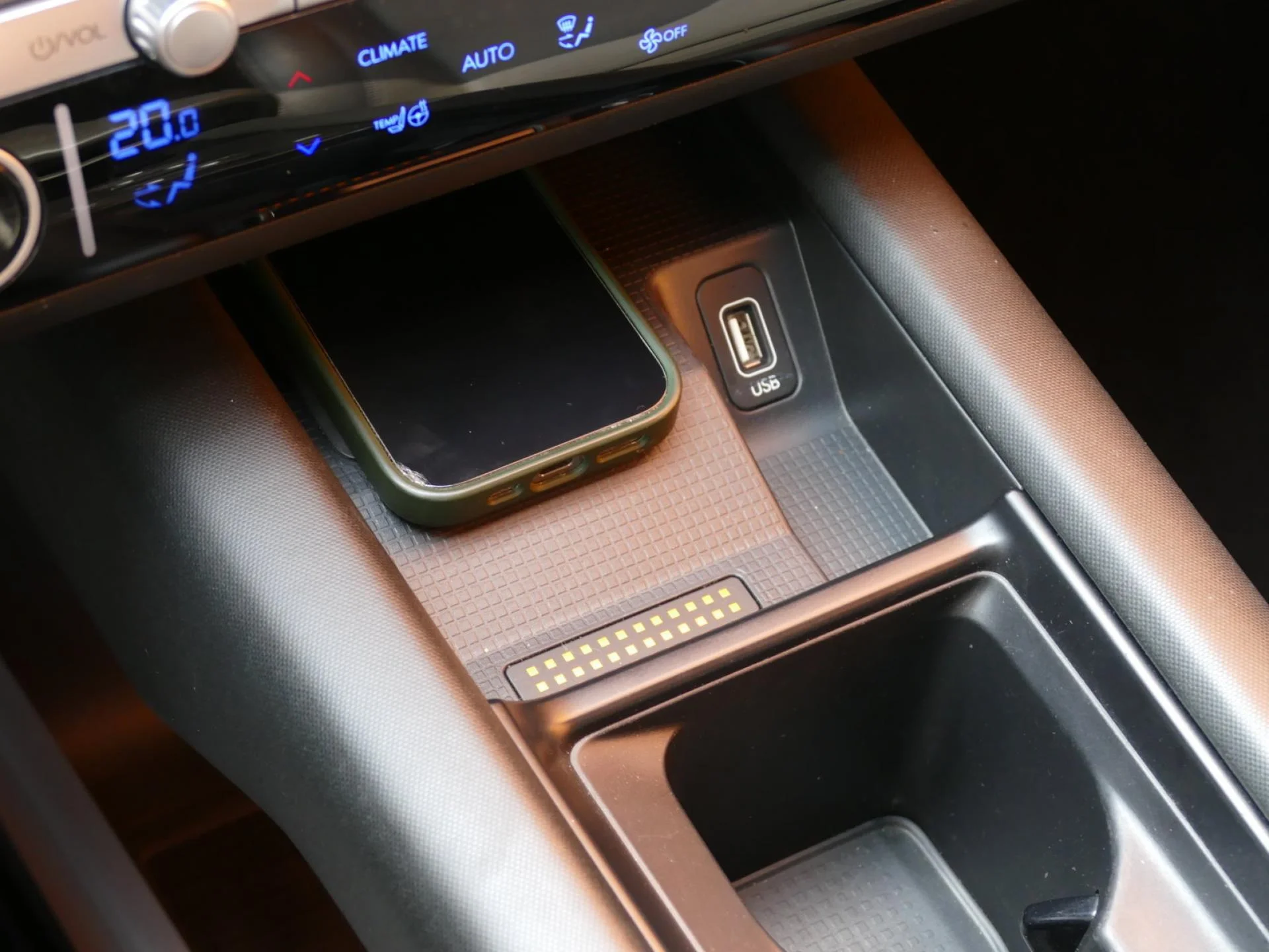 HYUNDAI IONIQ 6 - Miniature 19 sur 36 - Cliquer pour voir cette photo