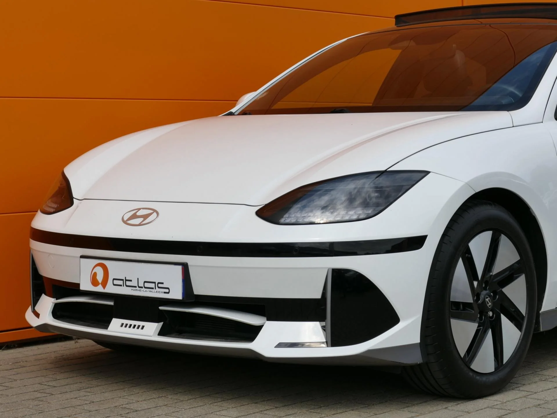 HYUNDAI IONIQ 6 - Miniature 31 sur 36 - Cliquer pour voir cette photo