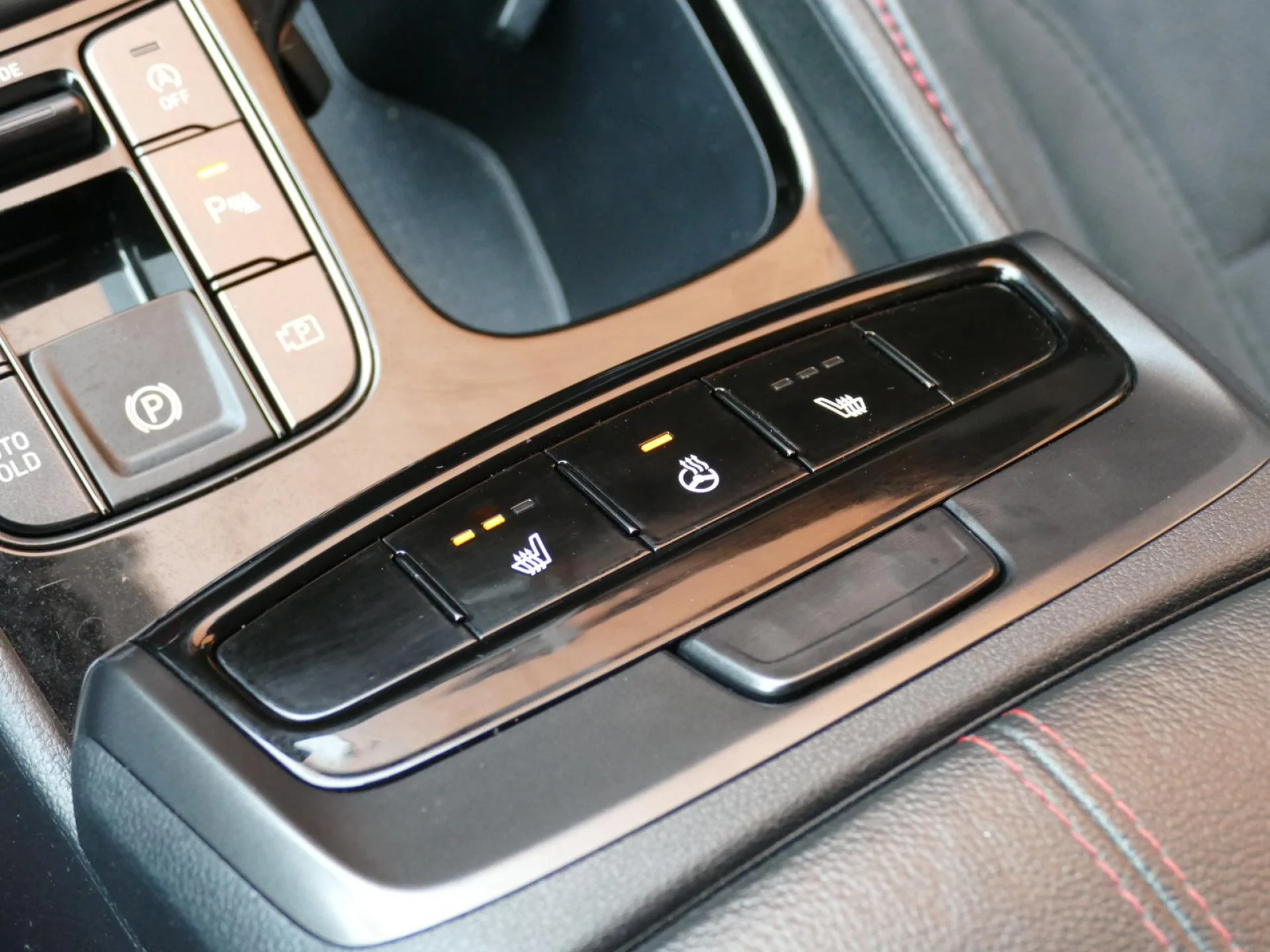 HYUNDAI TUCSON - Miniature 18 sur 33 - Cliquer pour voir cette photo