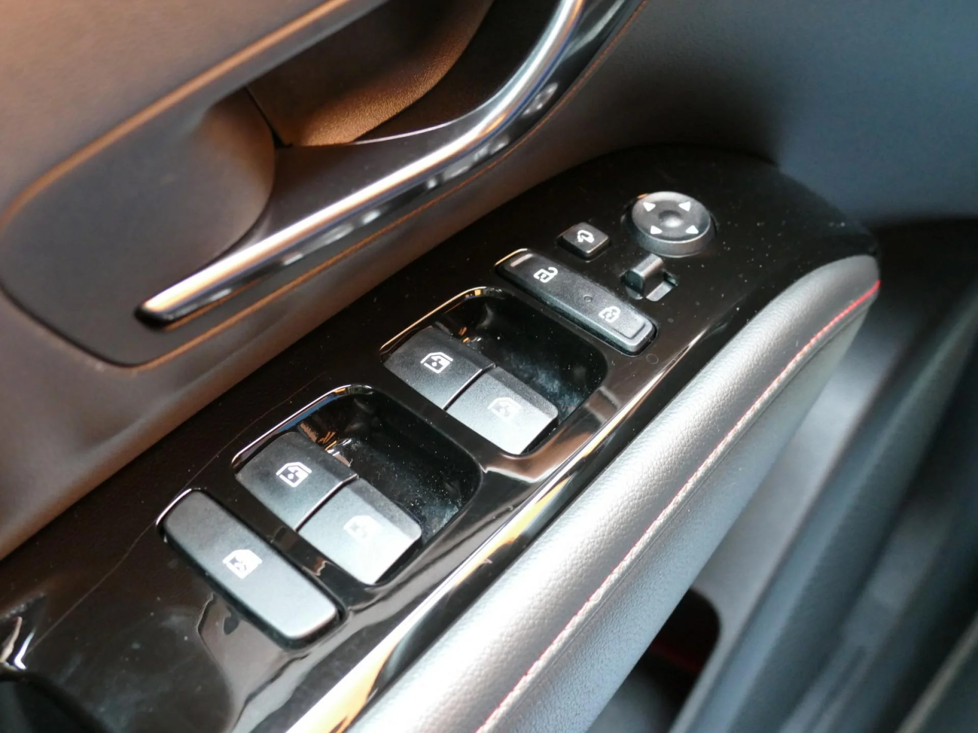 HYUNDAI TUCSON - Miniature 23 sur 33 - Cliquer pour voir cette photo