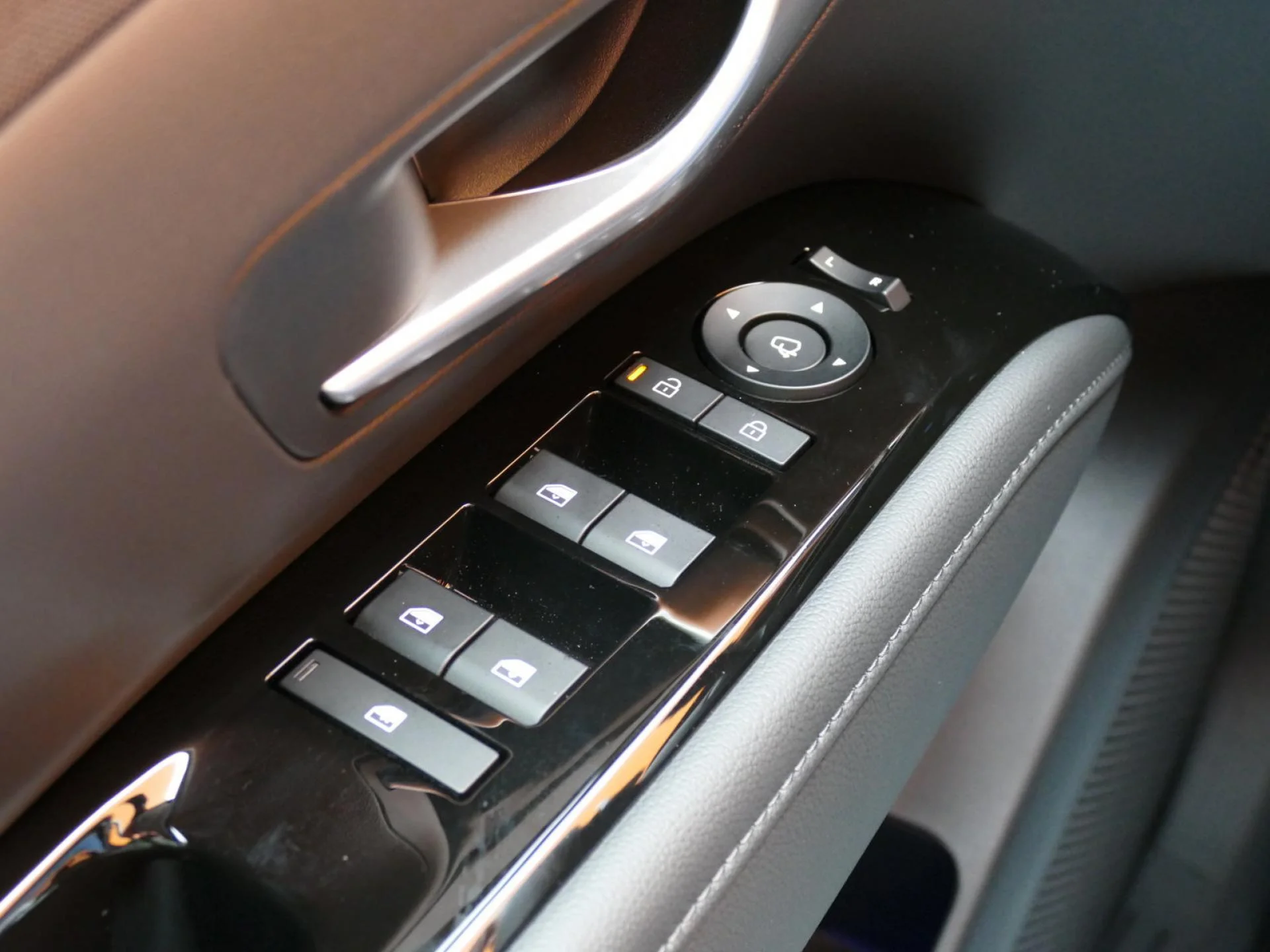 HYUNDAI TUCSON - Miniature 30 sur 40 - Cliquer pour voir cette photo