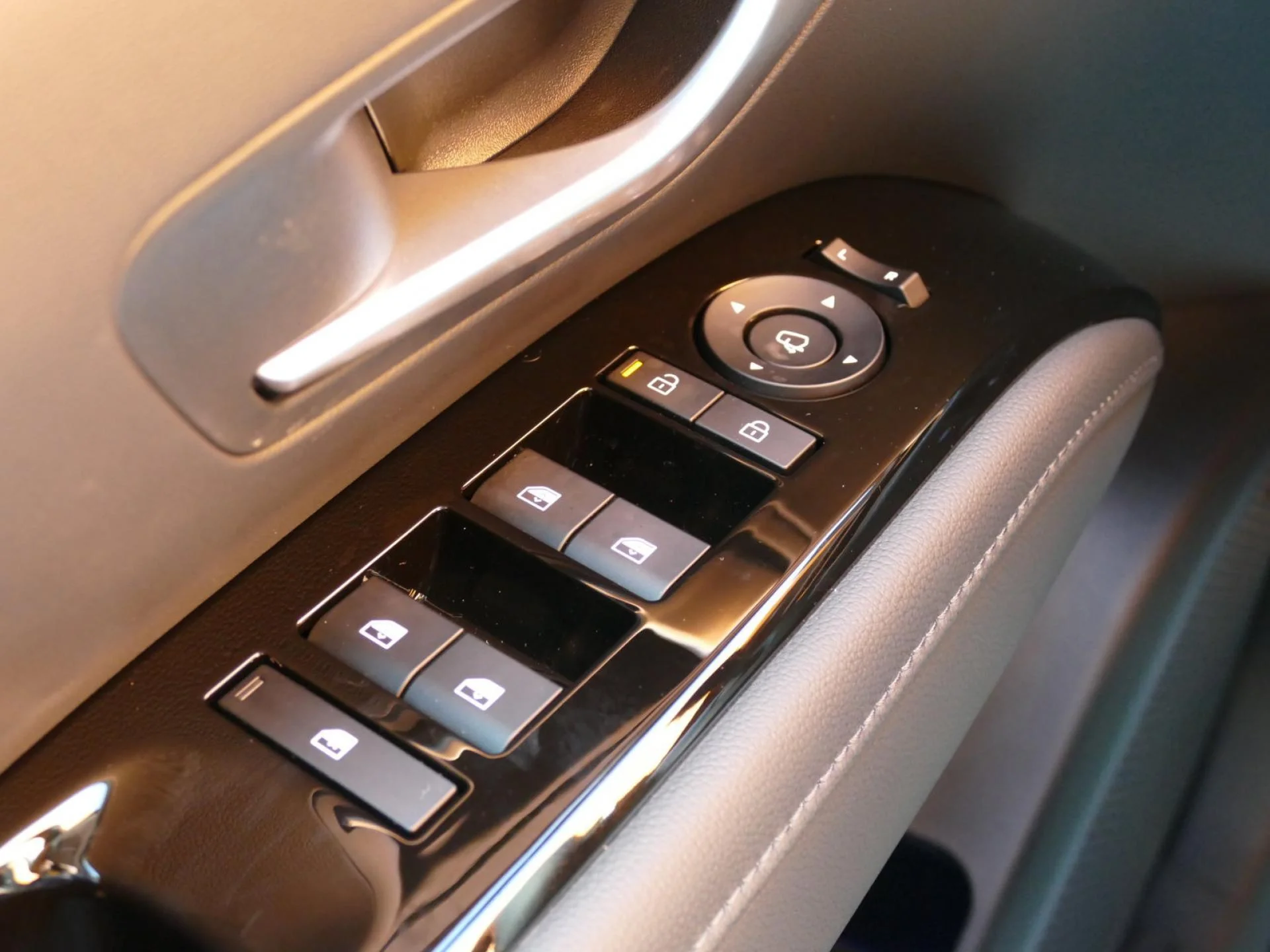 HYUNDAI TUCSON - Miniature 30 sur 40 - Cliquer pour voir cette photo