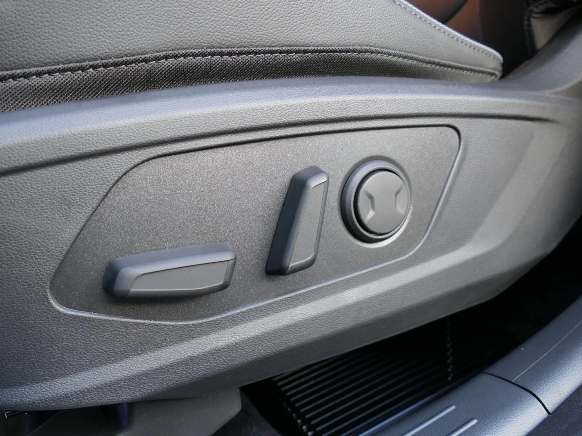 HYUNDAI TUCSON - Miniature 24 sur 40 - Cliquer pour voir cette photo