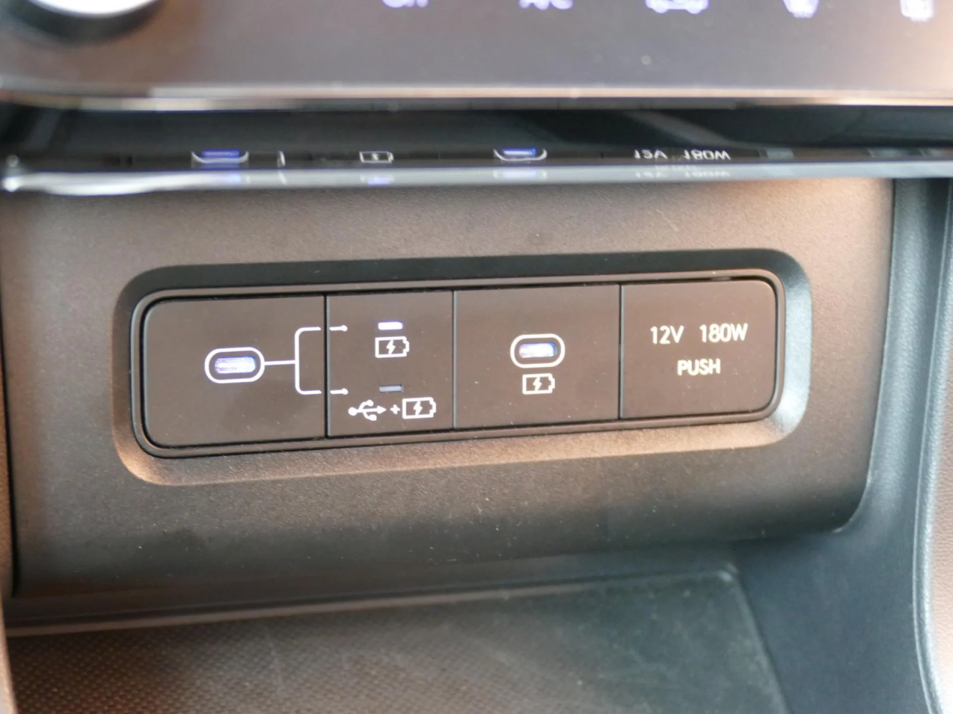 HYUNDAI TUCSON - Miniature 22 sur 33 - Cliquer pour voir cette photo
