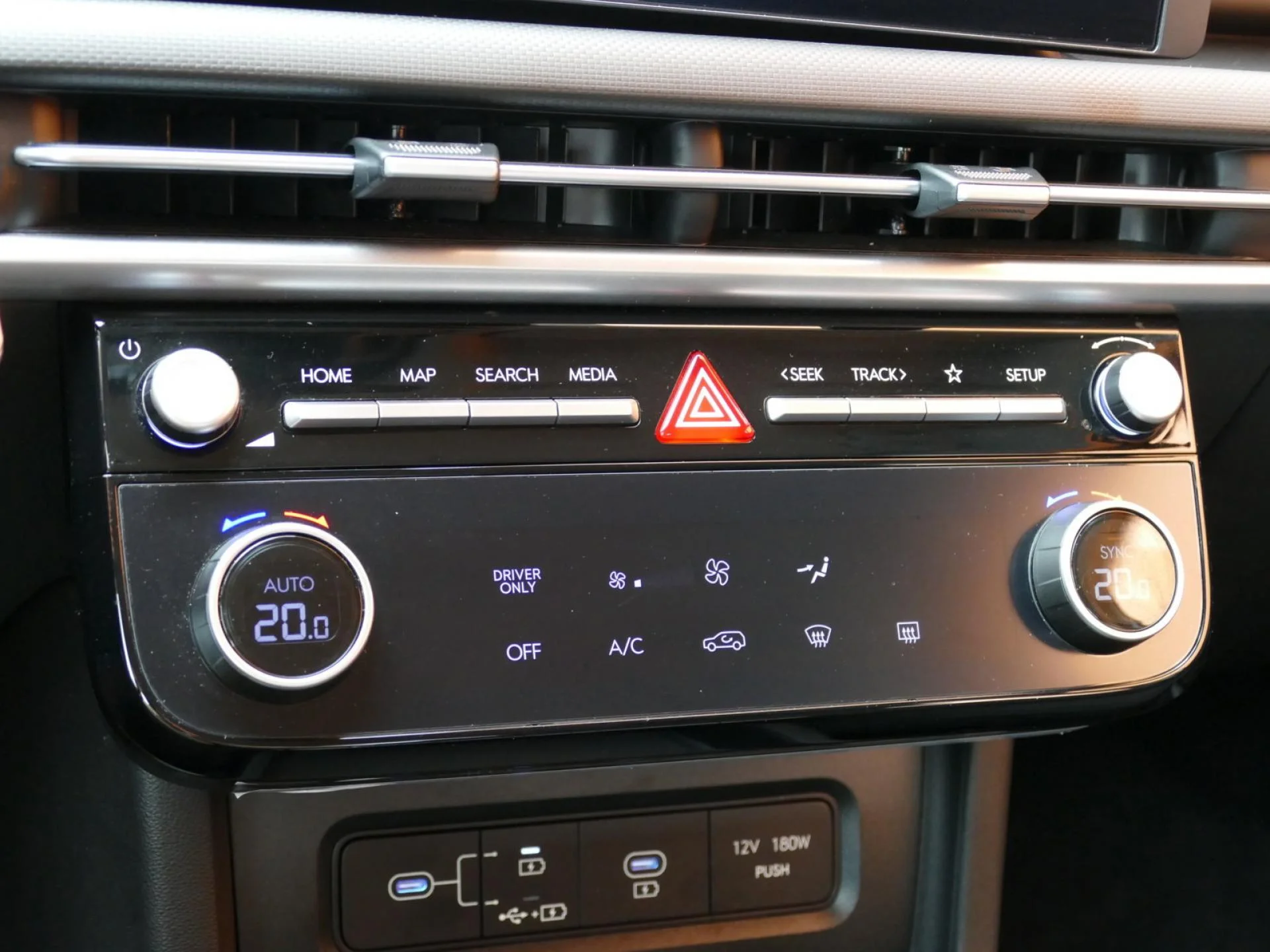 HYUNDAI TUCSON - Miniature 14 sur 33 - Cliquer pour voir cette photo