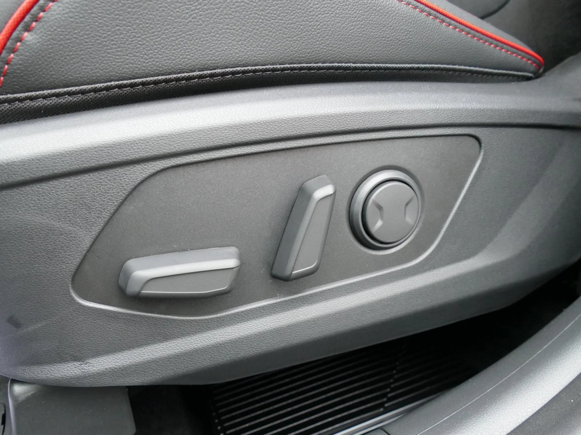 HYUNDAI TUCSON - Miniature 25 sur 36 - Cliquer pour voir cette photo