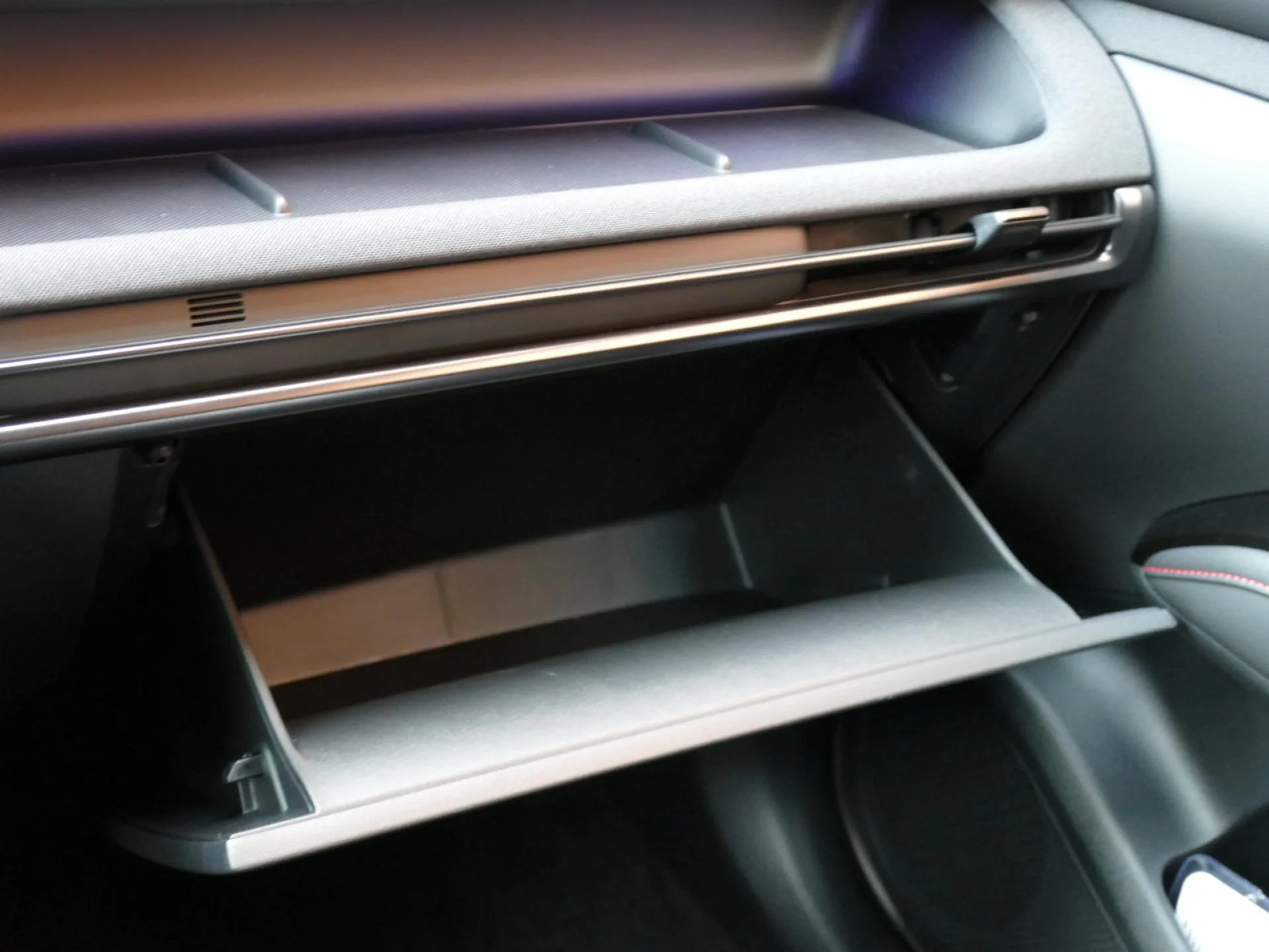 HYUNDAI TUCSON - Miniature 32 sur 36 - Cliquer pour voir cette photo