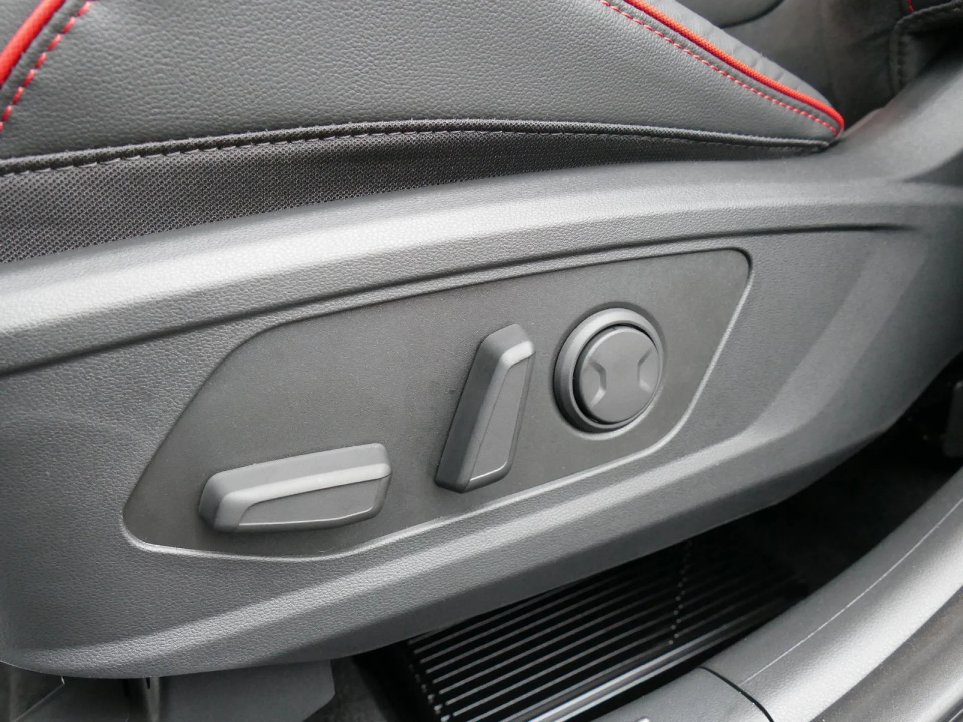 HYUNDAI TUCSON - Miniature 18 sur 39 - Cliquer pour voir cette photo