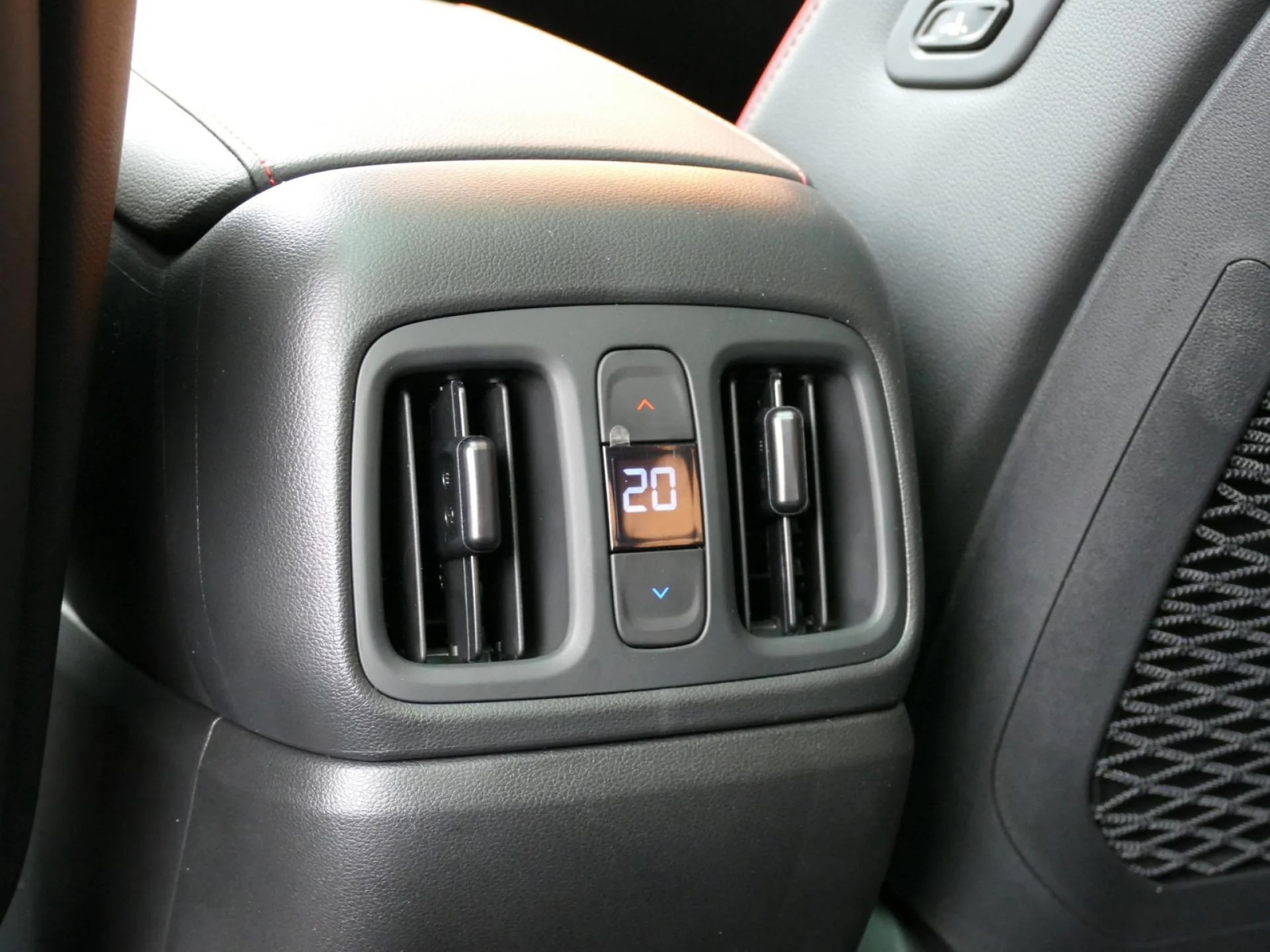 HYUNDAI TUCSON - Miniature 26 sur 30 - Cliquer pour voir cette photo