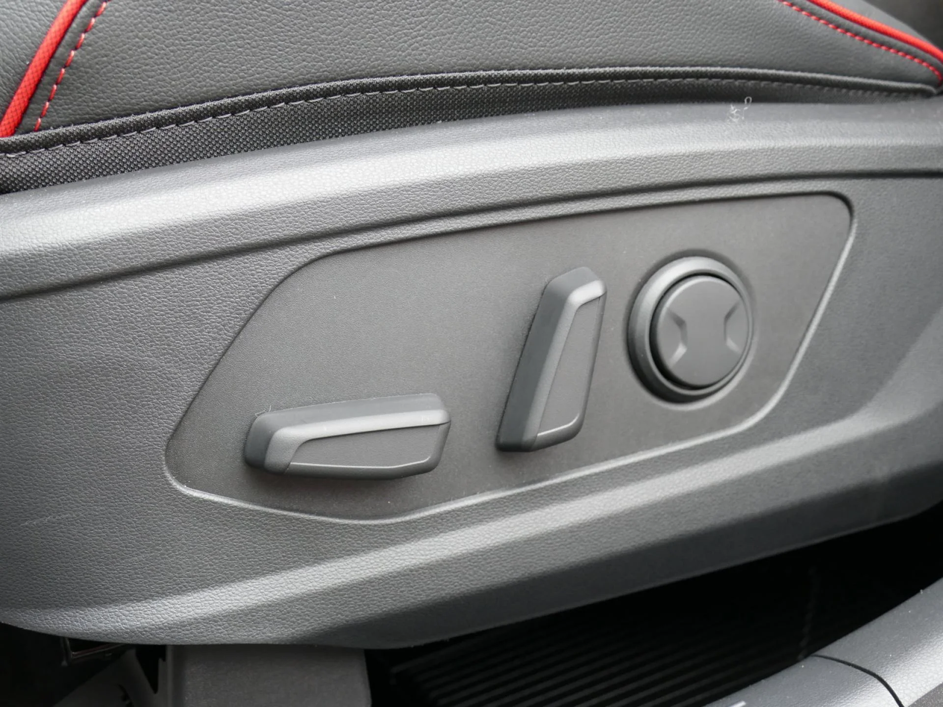 HYUNDAI TUCSON - Miniature 20 sur 30 - Cliquer pour voir cette photo