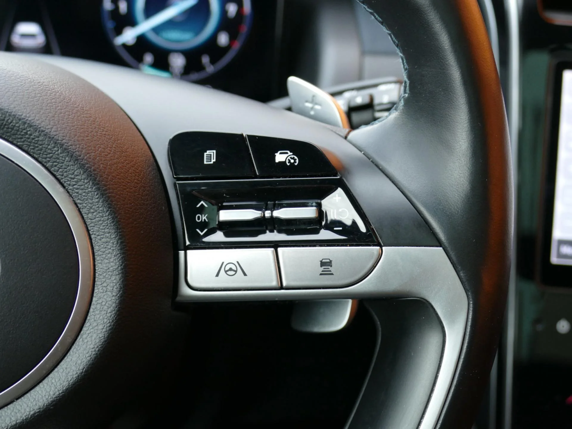 HYUNDAI TUCSON - Miniature 16 sur 37 - Cliquer pour voir cette photo