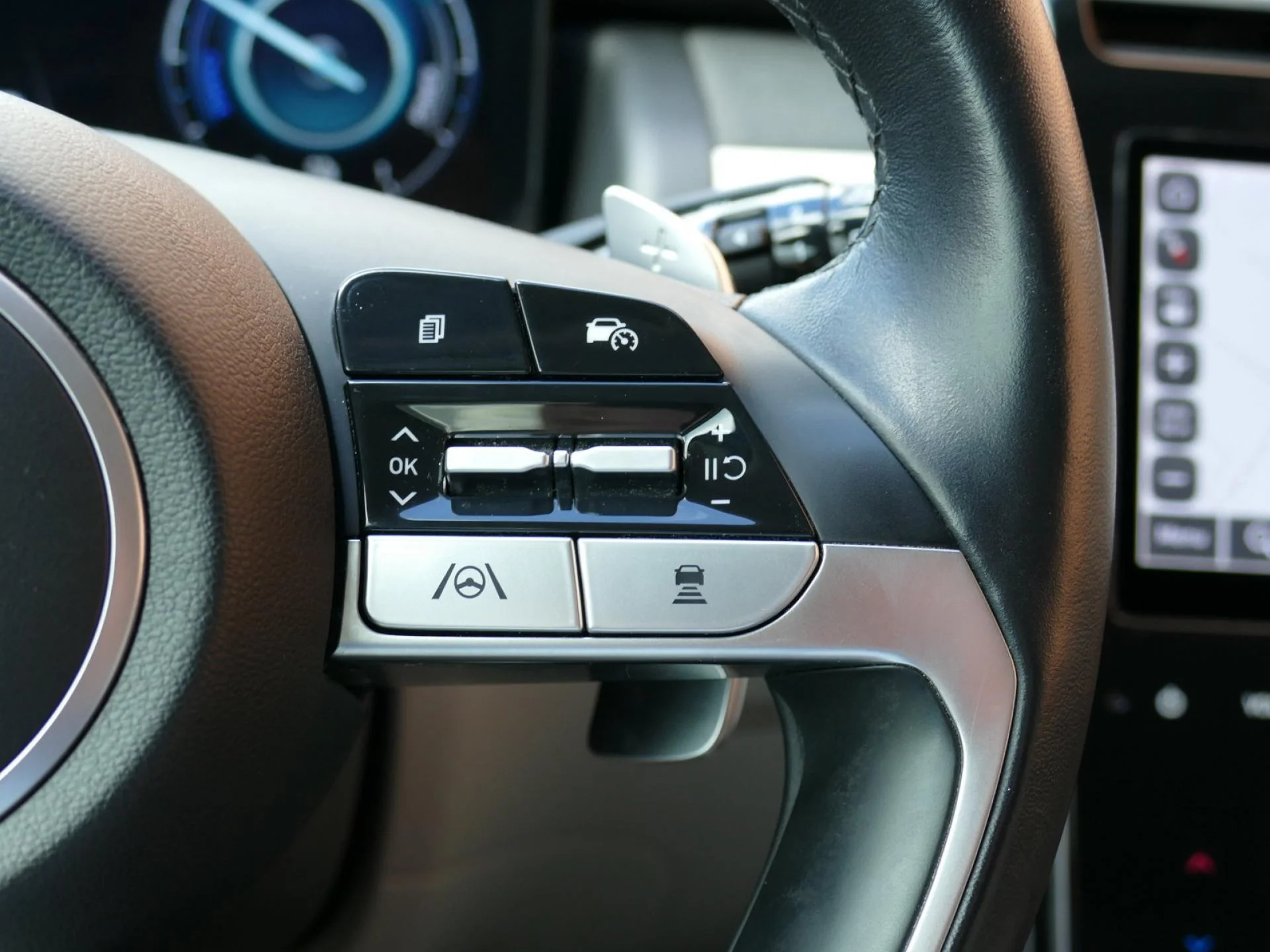 HYUNDAI TUCSON - Miniature 13 sur 14 - Cliquer pour voir cette photo