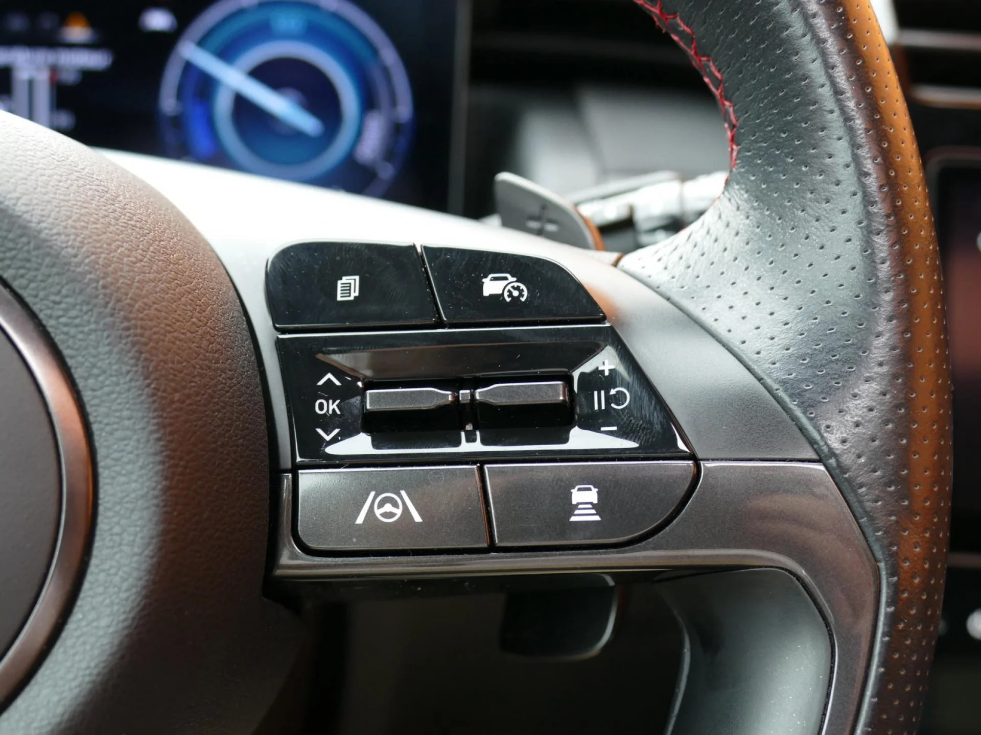 HYUNDAI TUCSON - Miniature 16 sur 39 - Cliquer pour voir cette photo