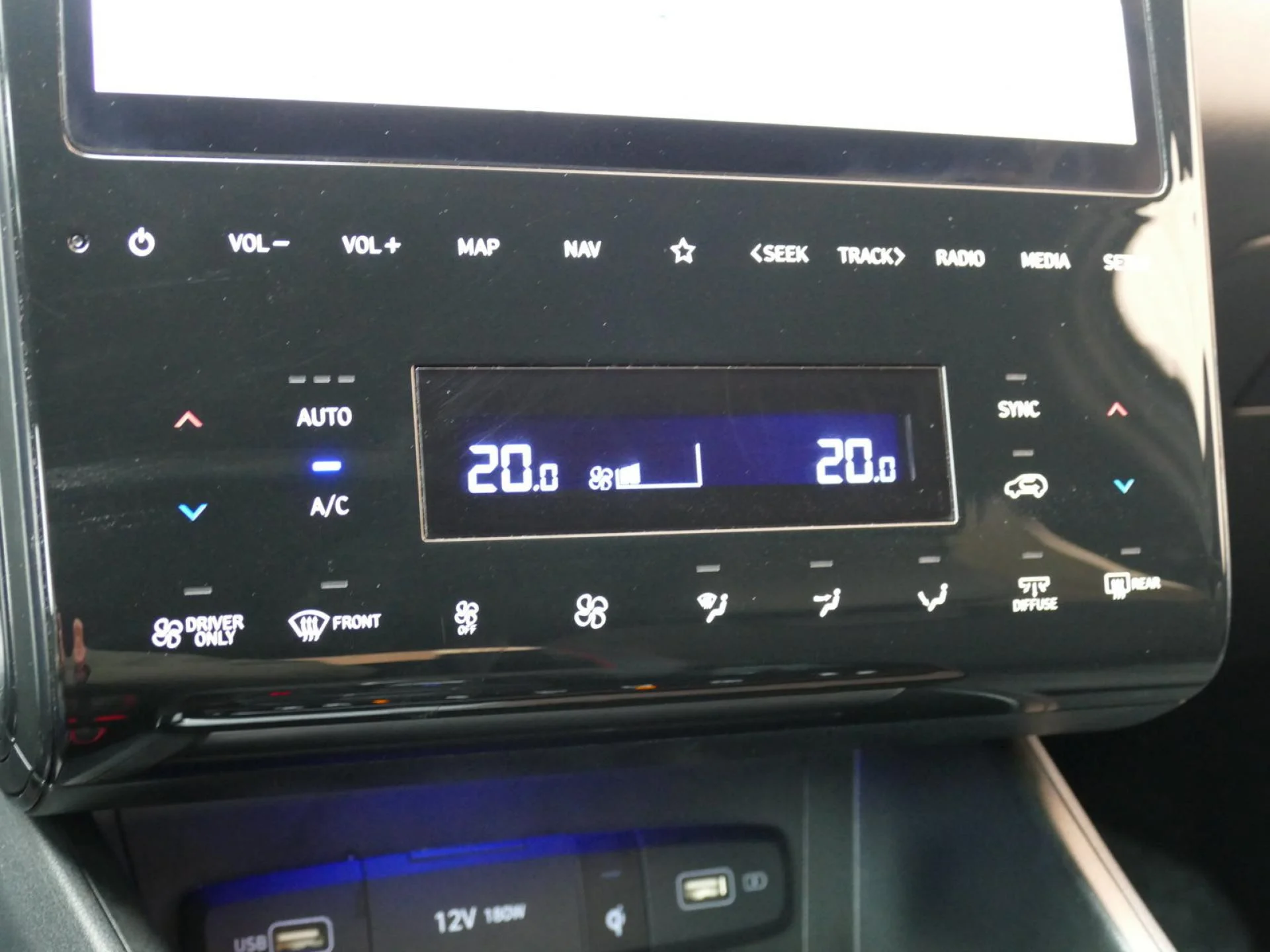HYUNDAI TUCSON - Miniature 24 sur 39 - Cliquer pour voir cette photo
