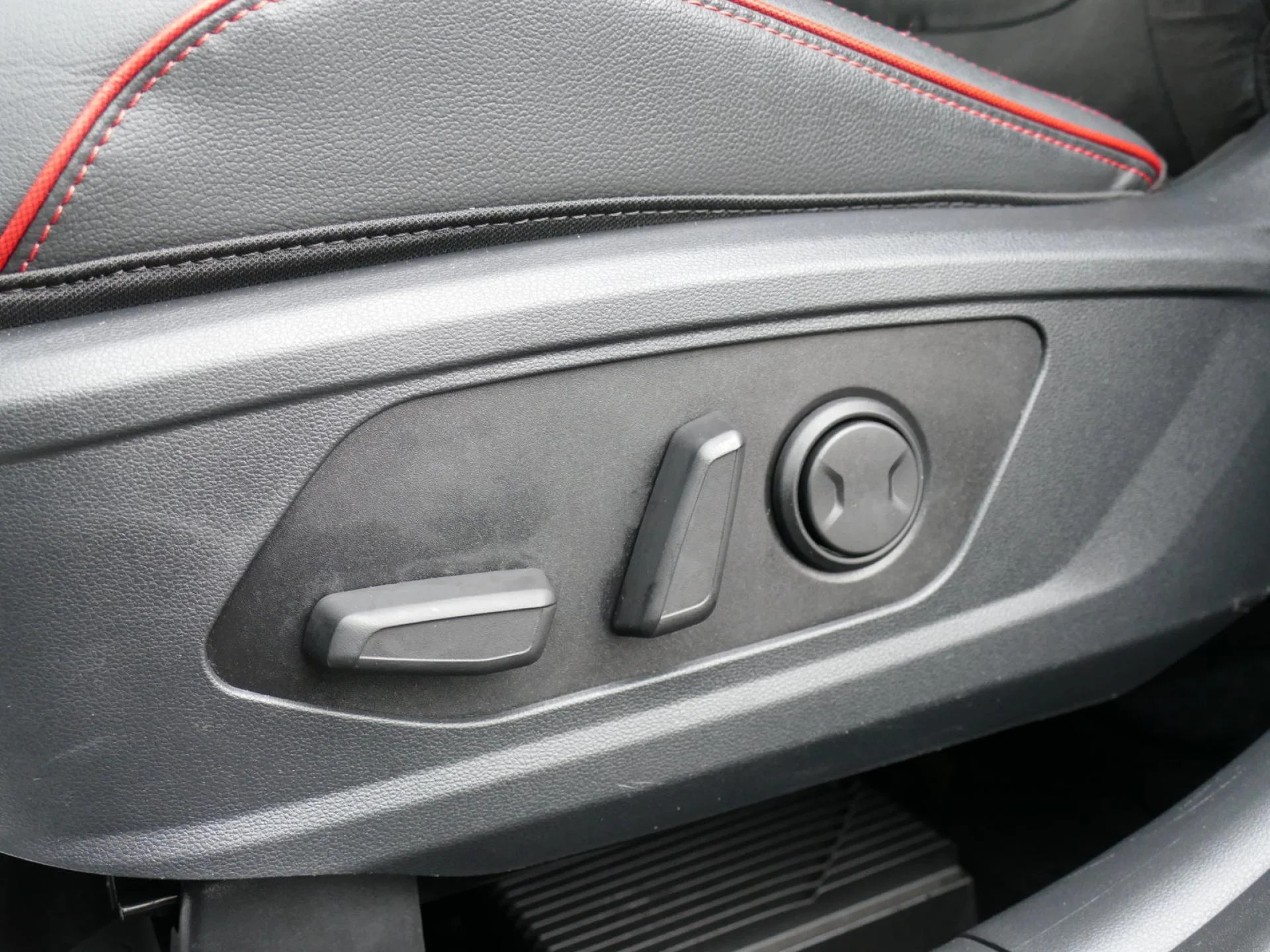 HYUNDAI TUCSON - Miniature 21 sur 39 - Cliquer pour voir cette photo