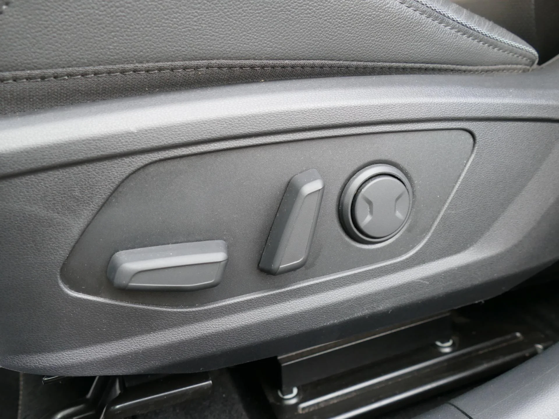 HYUNDAI TUCSON - Miniature 34 sur 38 - Cliquer pour voir cette photo
