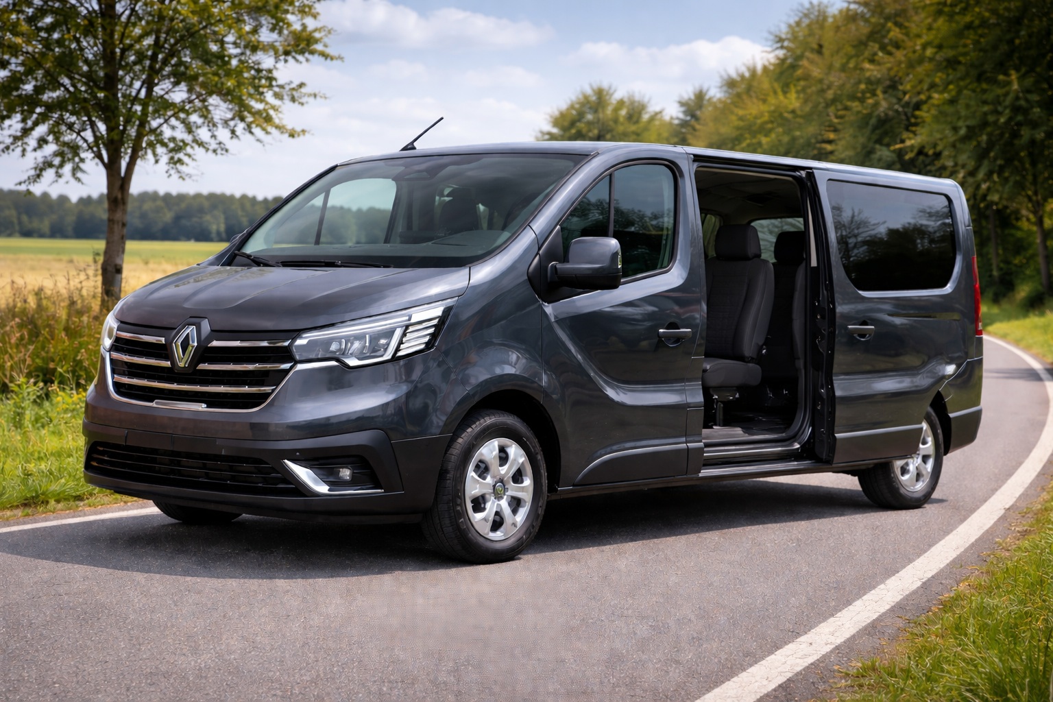 Intérieur du Renault Trafic avec le levier de la boîte automatique EAG9