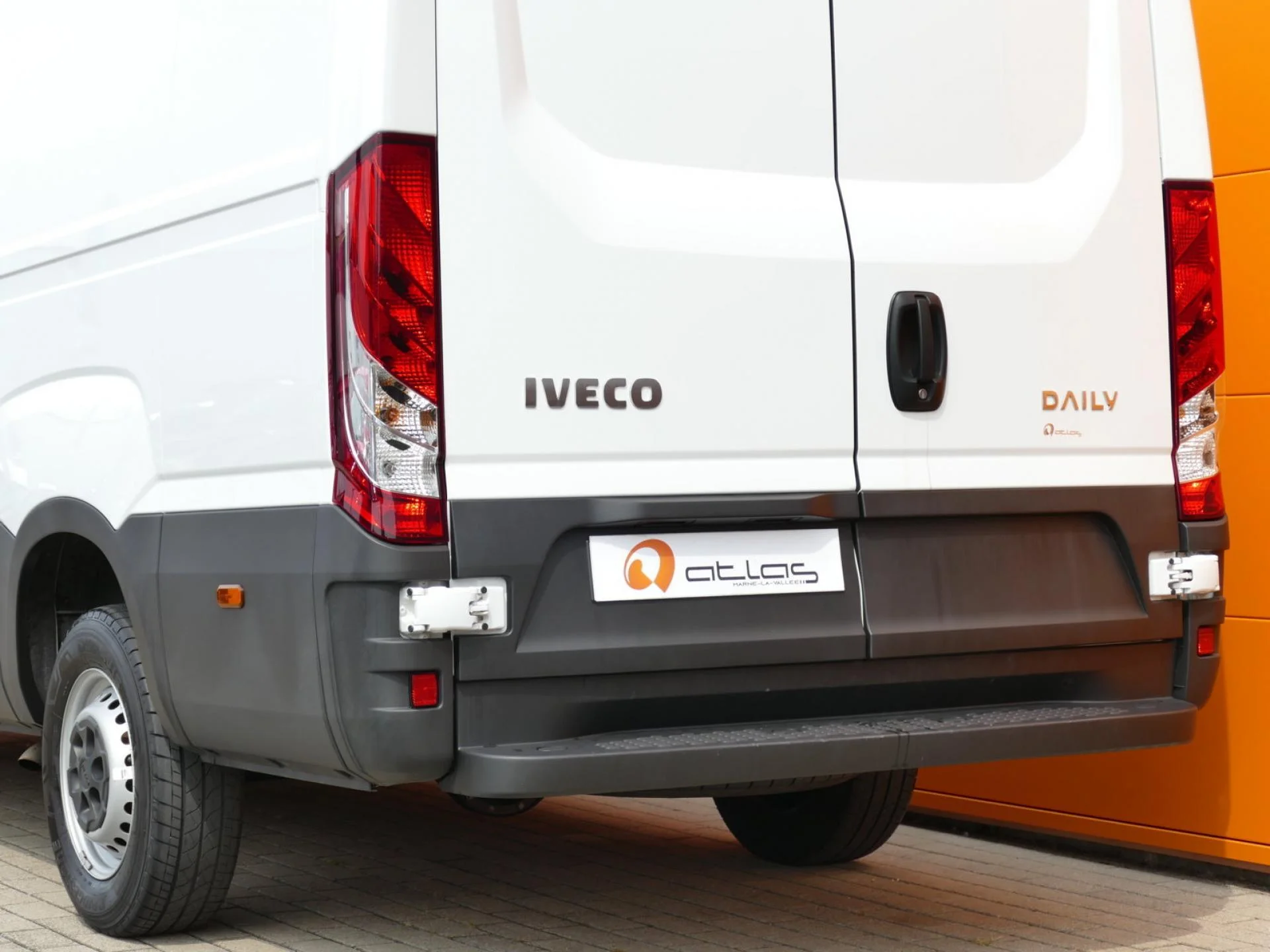 IVECO DAILY - Miniature 23 sur 25 - Cliquer pour voir cette photo
