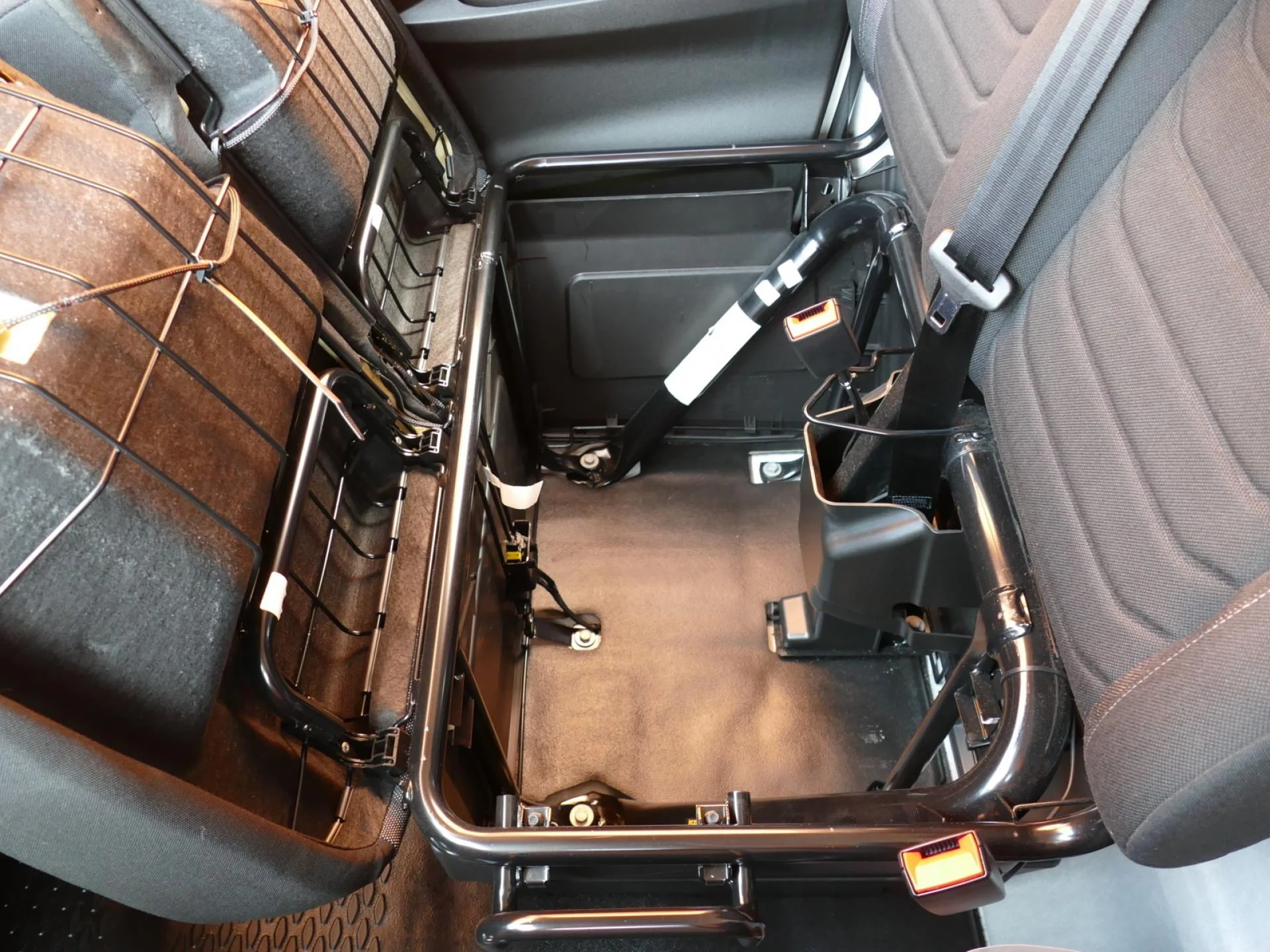 IVECO DAILY - Miniature 21 sur 32 - Cliquer pour voir cette photo