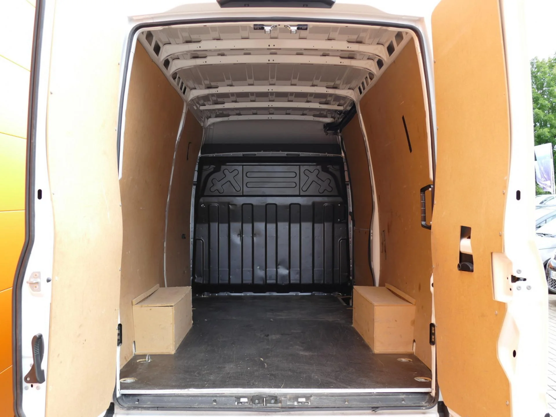 IVECO DAILY - Miniature 8 sur 31 - Cliquer pour voir cette photo