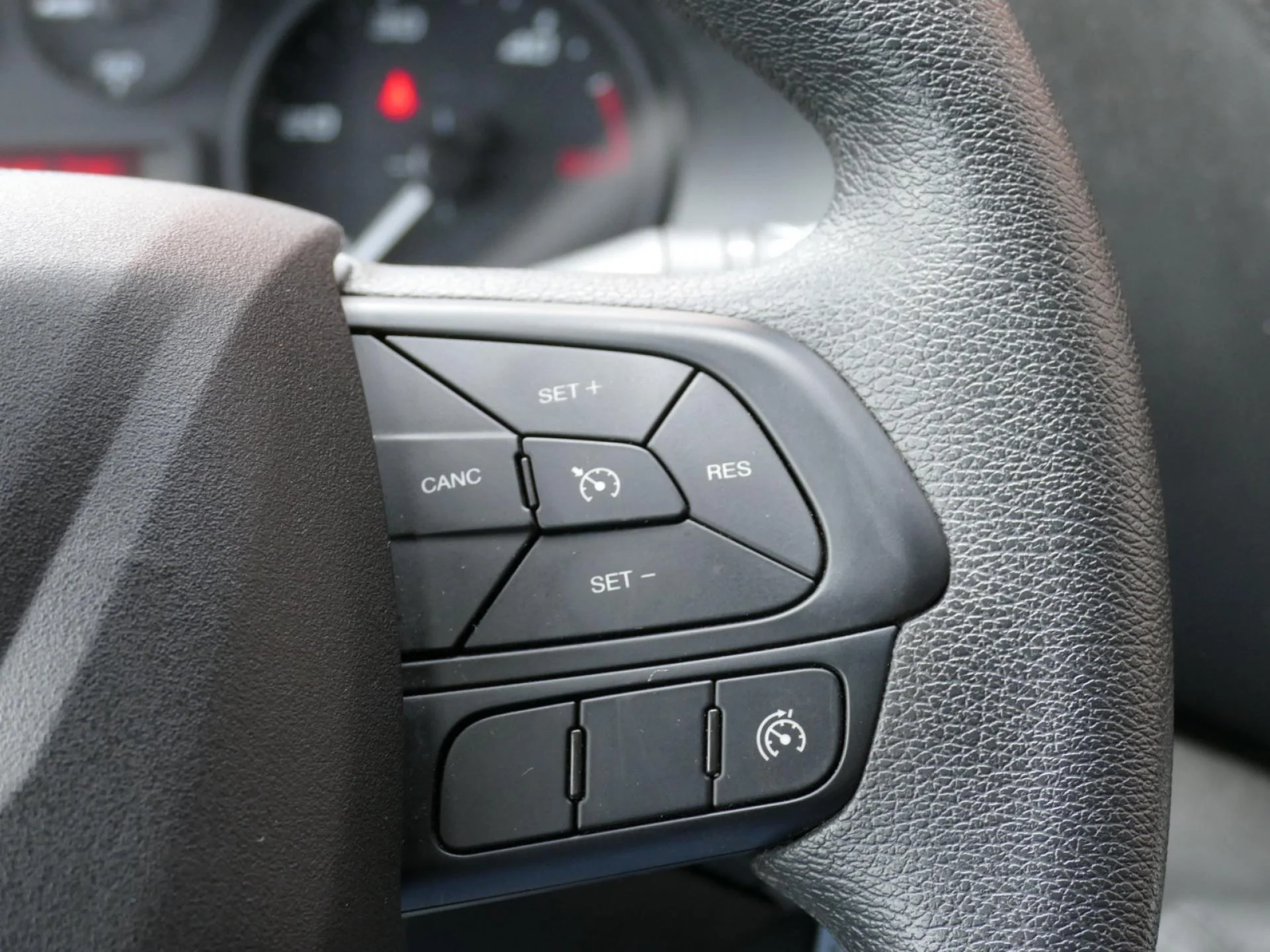 IVECO DAILY - Miniature 14 sur 31 - Cliquer pour voir cette photo