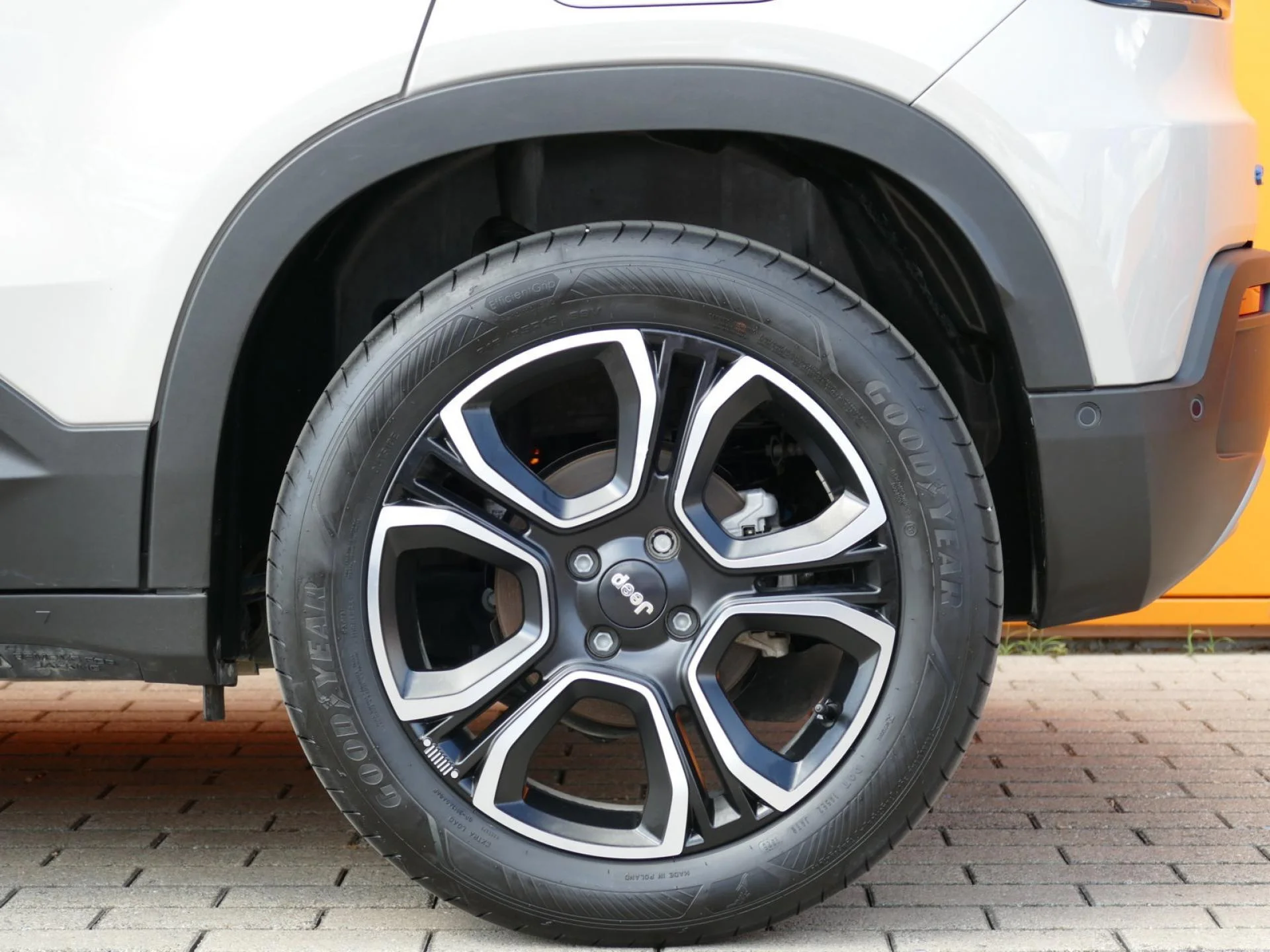 JEEP AVENGER - Miniature 33 sur 33 - Cliquer pour voir cette photo