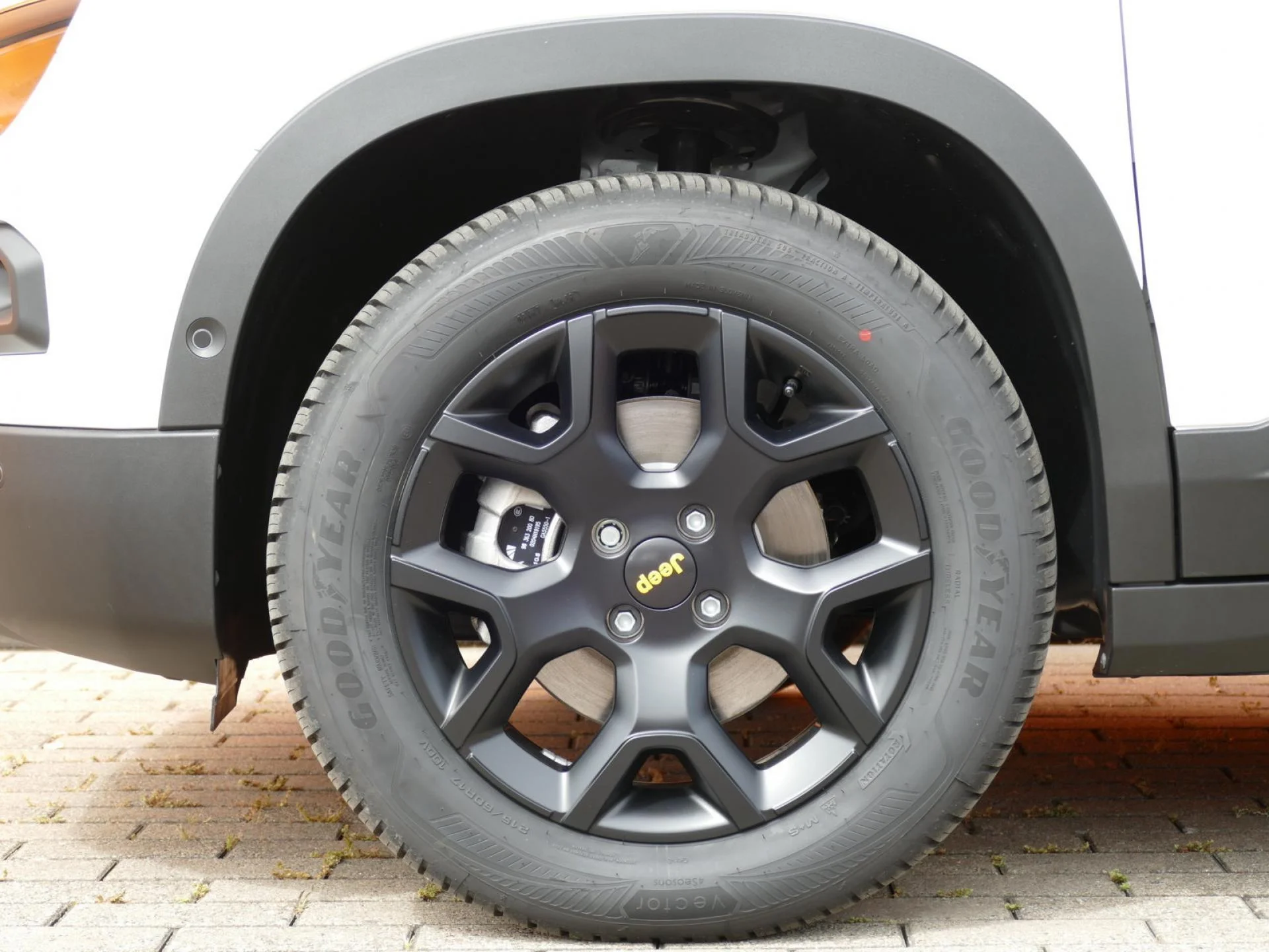 JEEP AVENGER - Miniature 34 sur 35 - Cliquer pour voir cette photo
