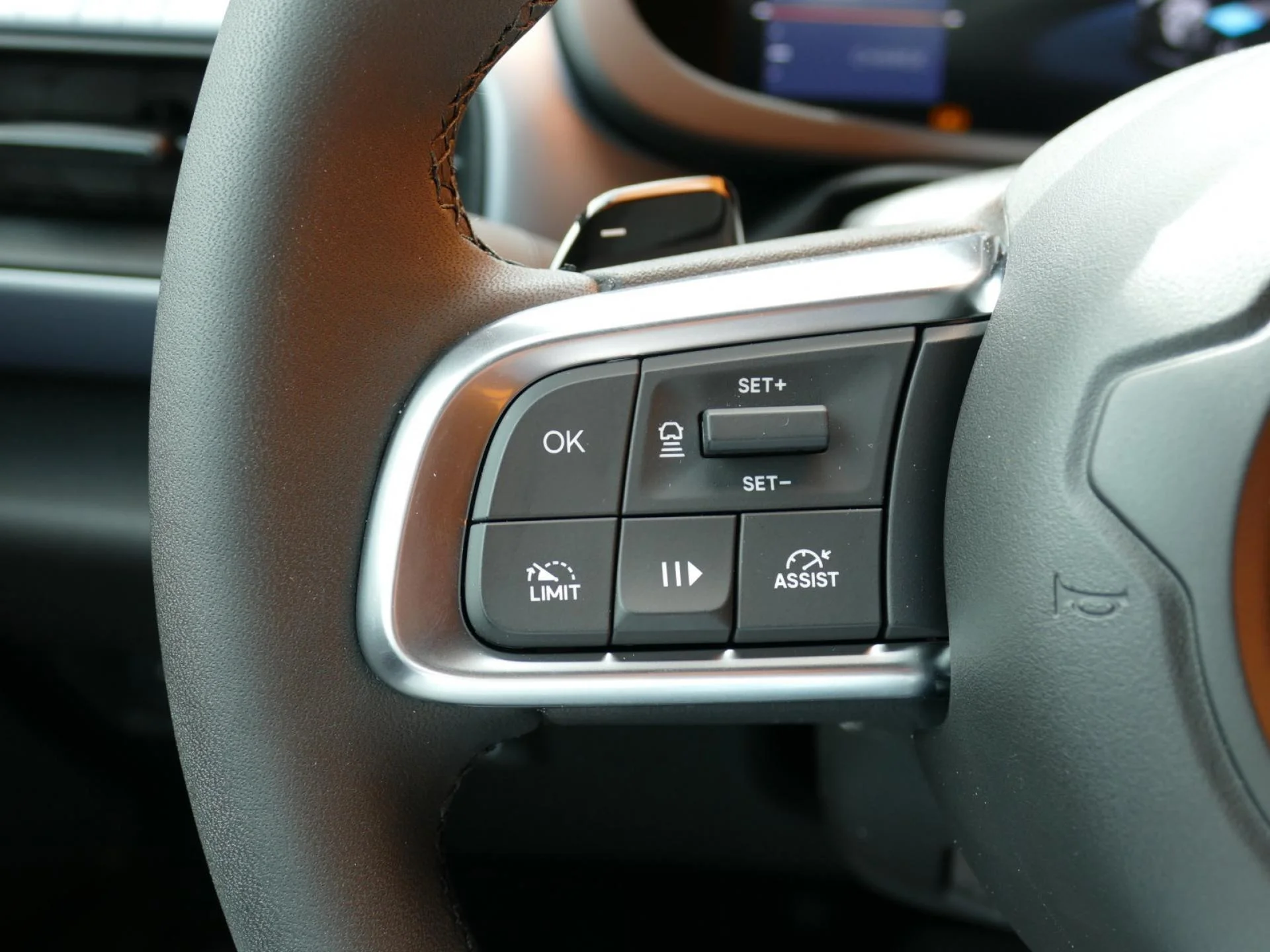 JEEP AVENGER - Miniature 18 sur 36 - Cliquer pour voir cette photo