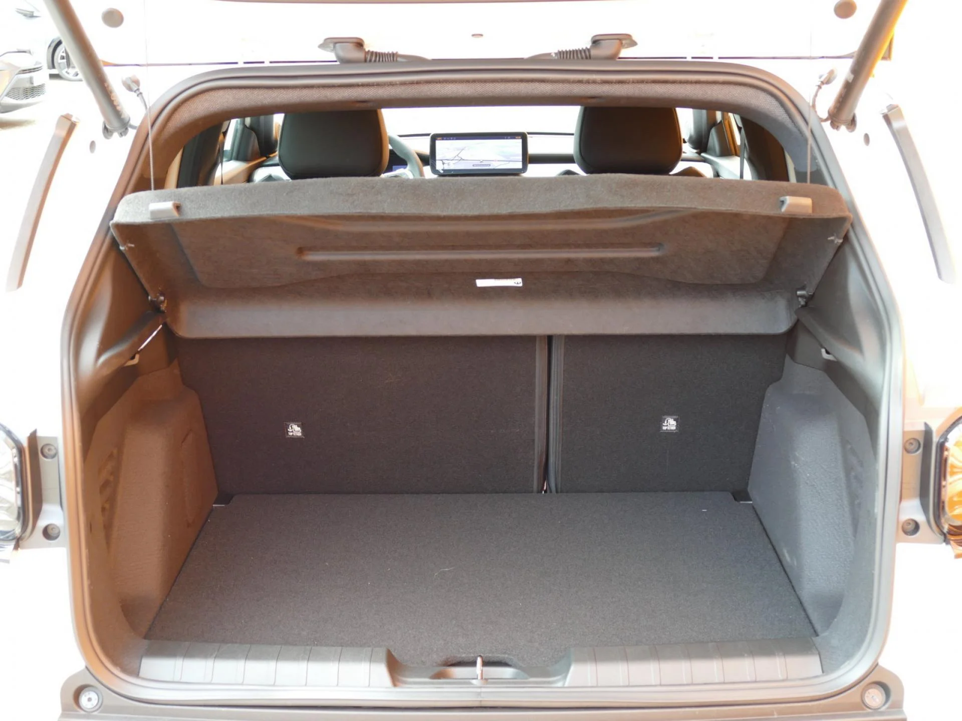 JEEP AVENGER - Miniature 9 sur 35 - Cliquer pour voir cette photo