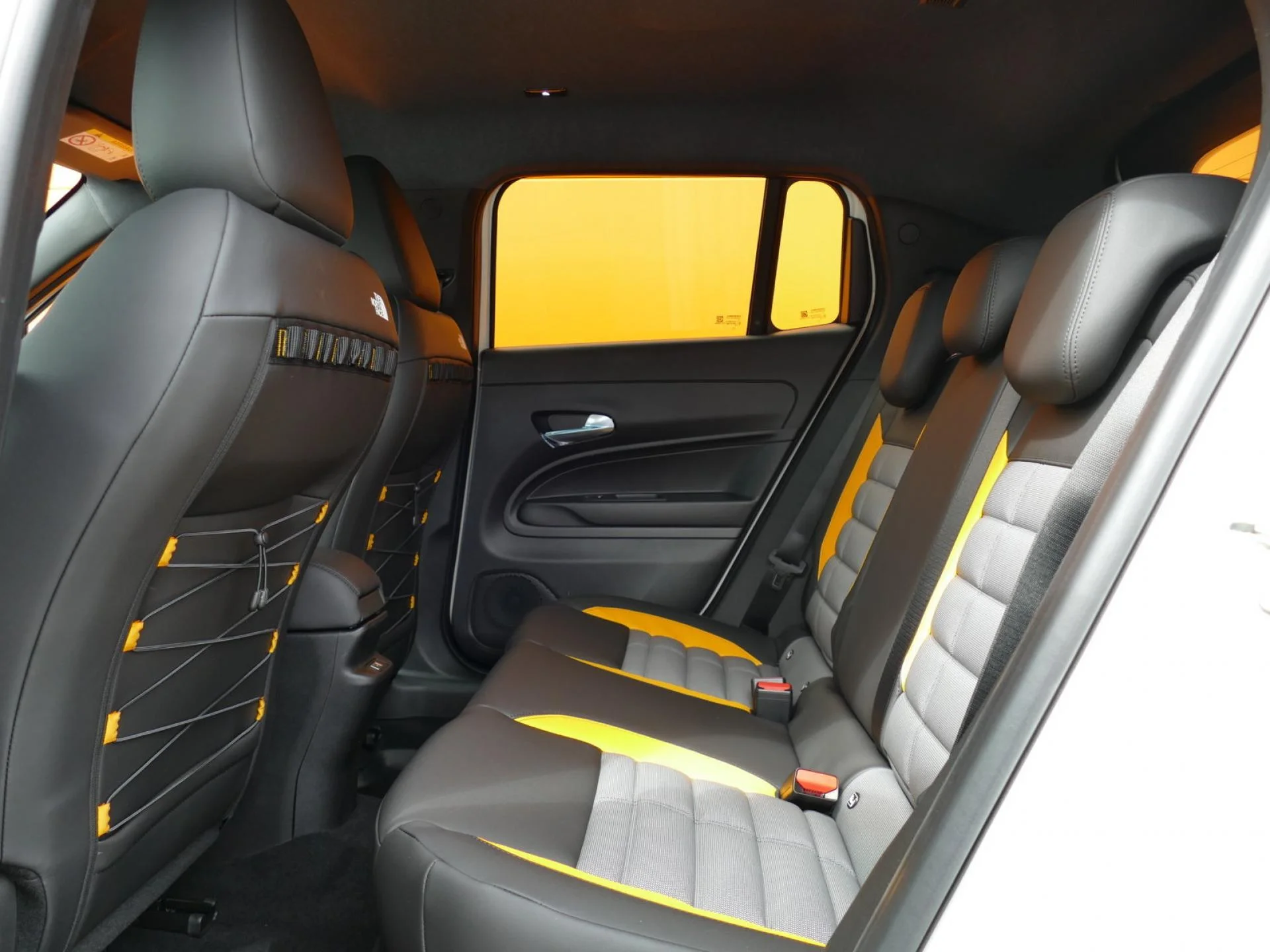 JEEP AVENGER - Miniature 7 sur 34 - Cliquer pour voir cette photo