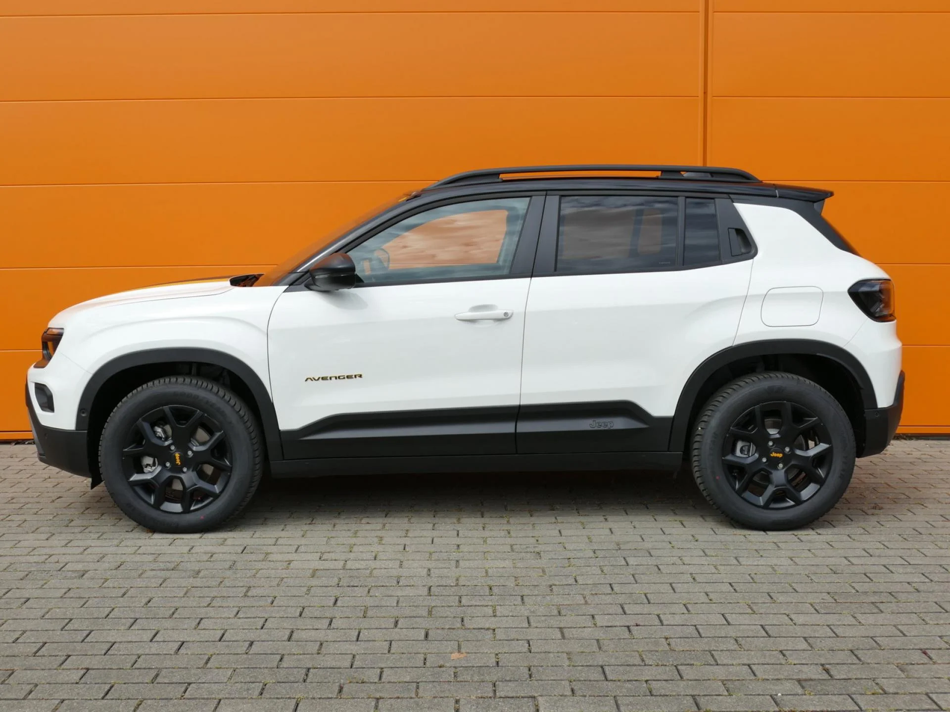 JEEP AVENGER - Miniature 3 sur 34 - Cliquer pour voir cette photo